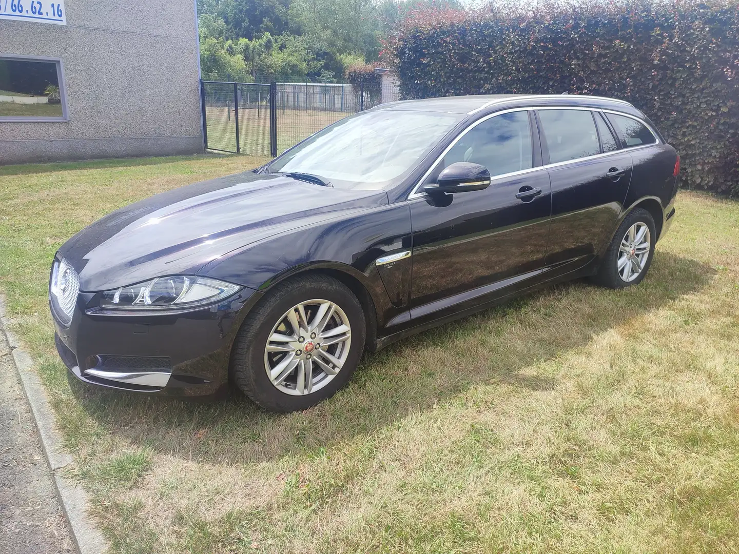 Jaguar XF XF SW 2.2 D Automatique Full Bi xenon Carnet Zwart - 2