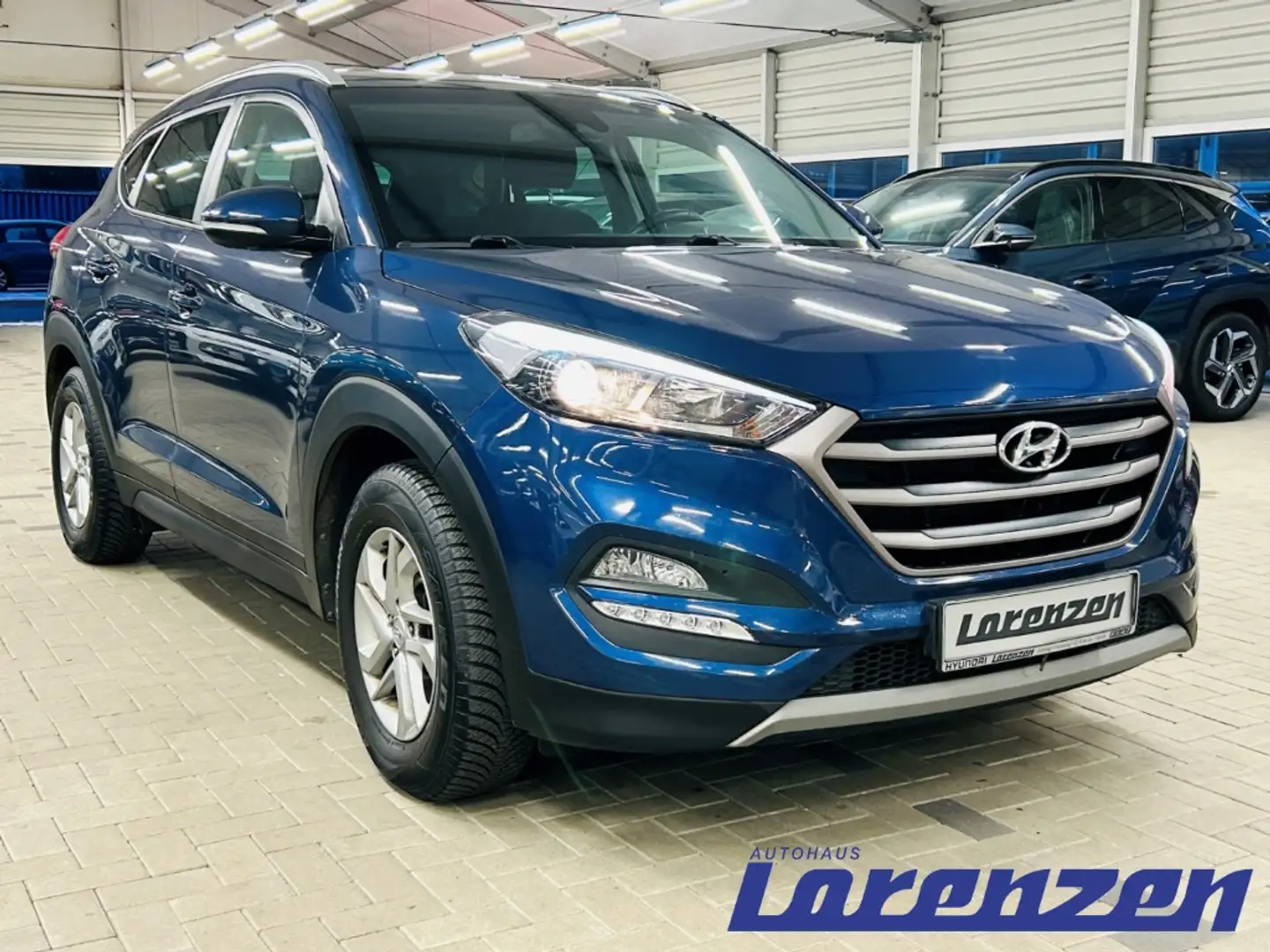 Hyundai TUCSON ADVANTAGE 1.6 GDi Turbo 7-DCT 4WD Navi Mehrzonenkl plava - 2