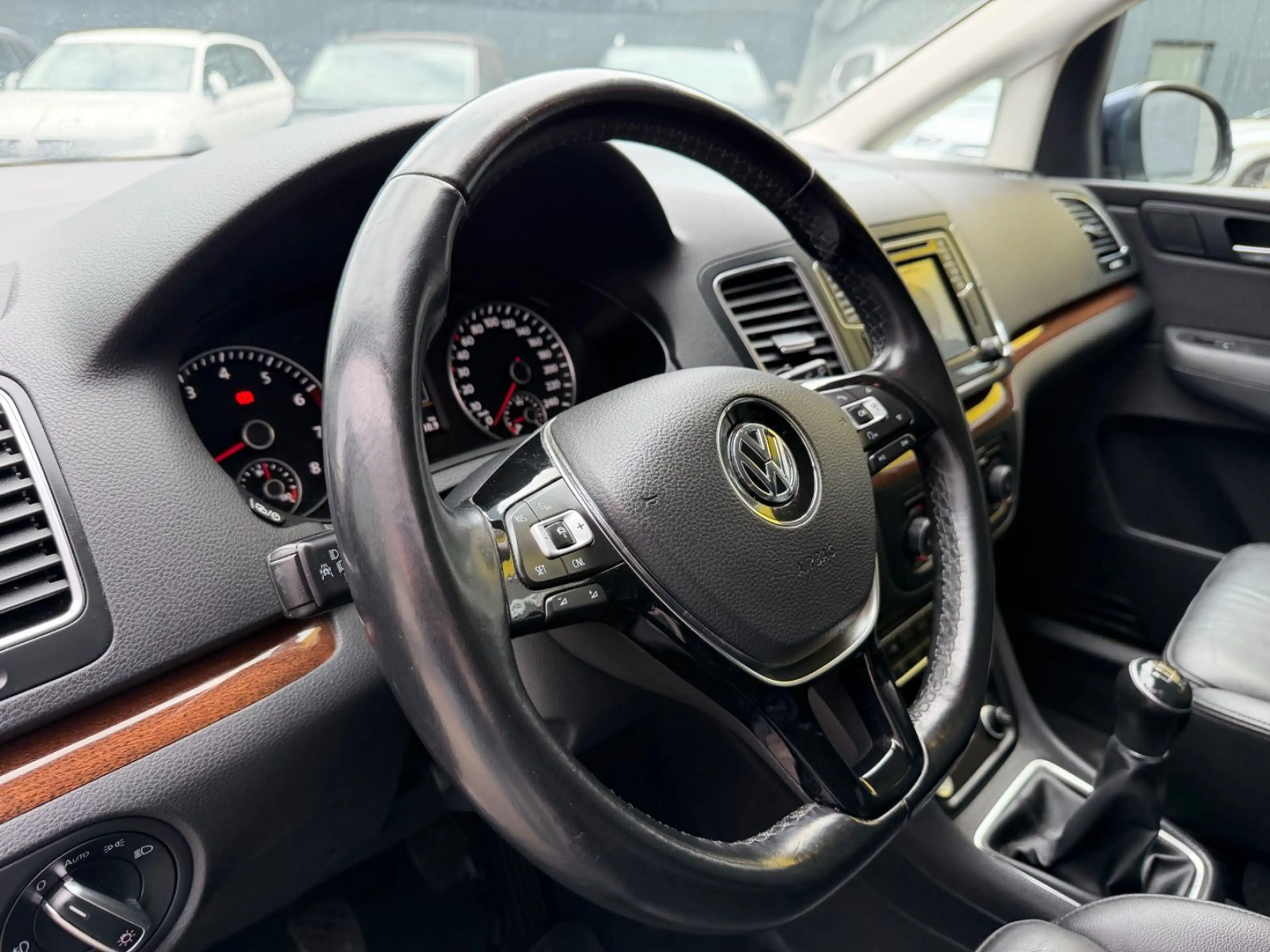 Volkswagen Sharan Highline BMT/KAMERA/XENON/NAVI/SHZ/ — photo 14