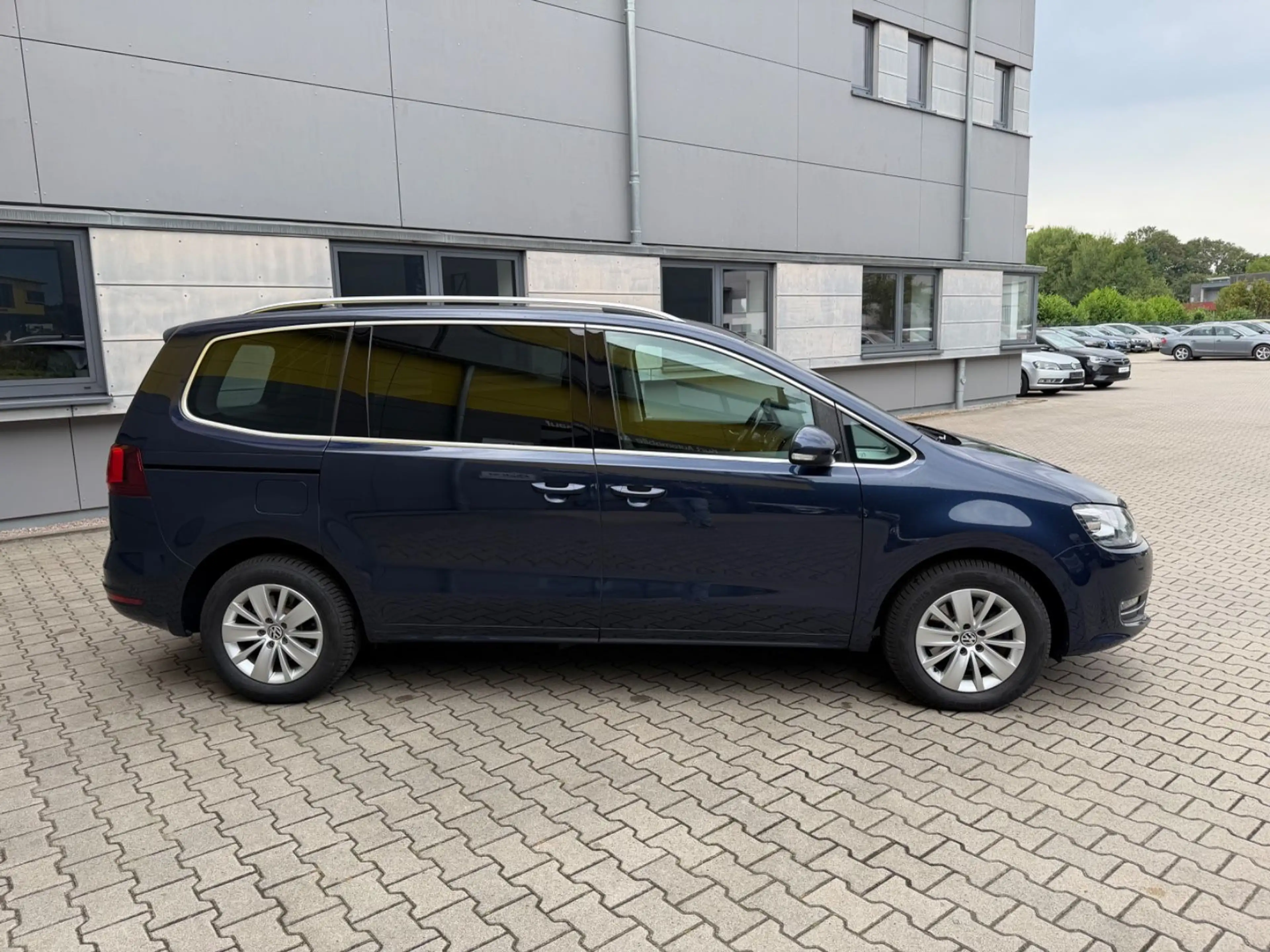 Volkswagen Sharan Highline BMT/KAMERA/XENON/NAVI/SHZ/ — photo 7
