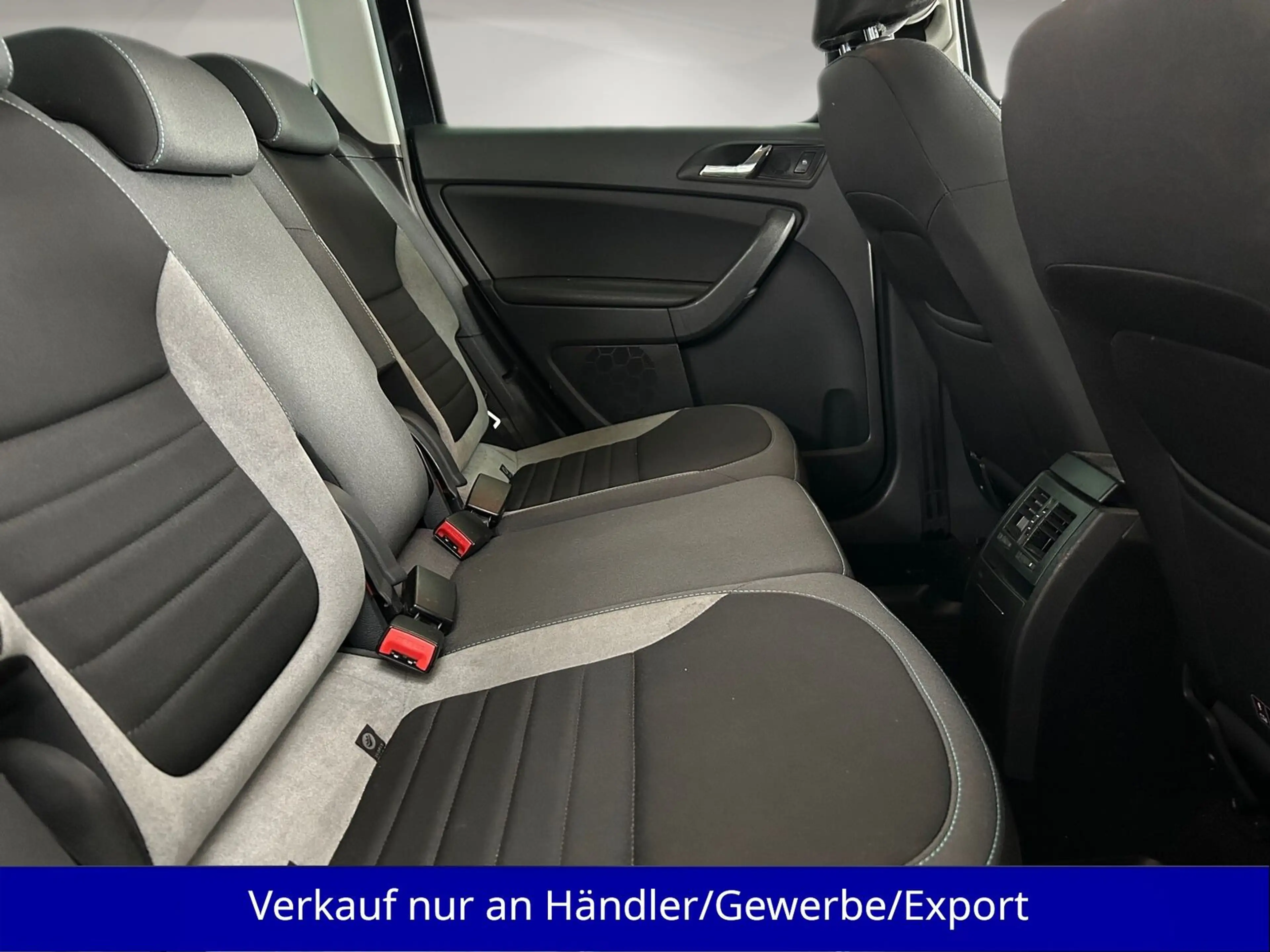 Skoda Yeti 2.0 TDI Xenon SHZ Navi PDC AHK — photo 12