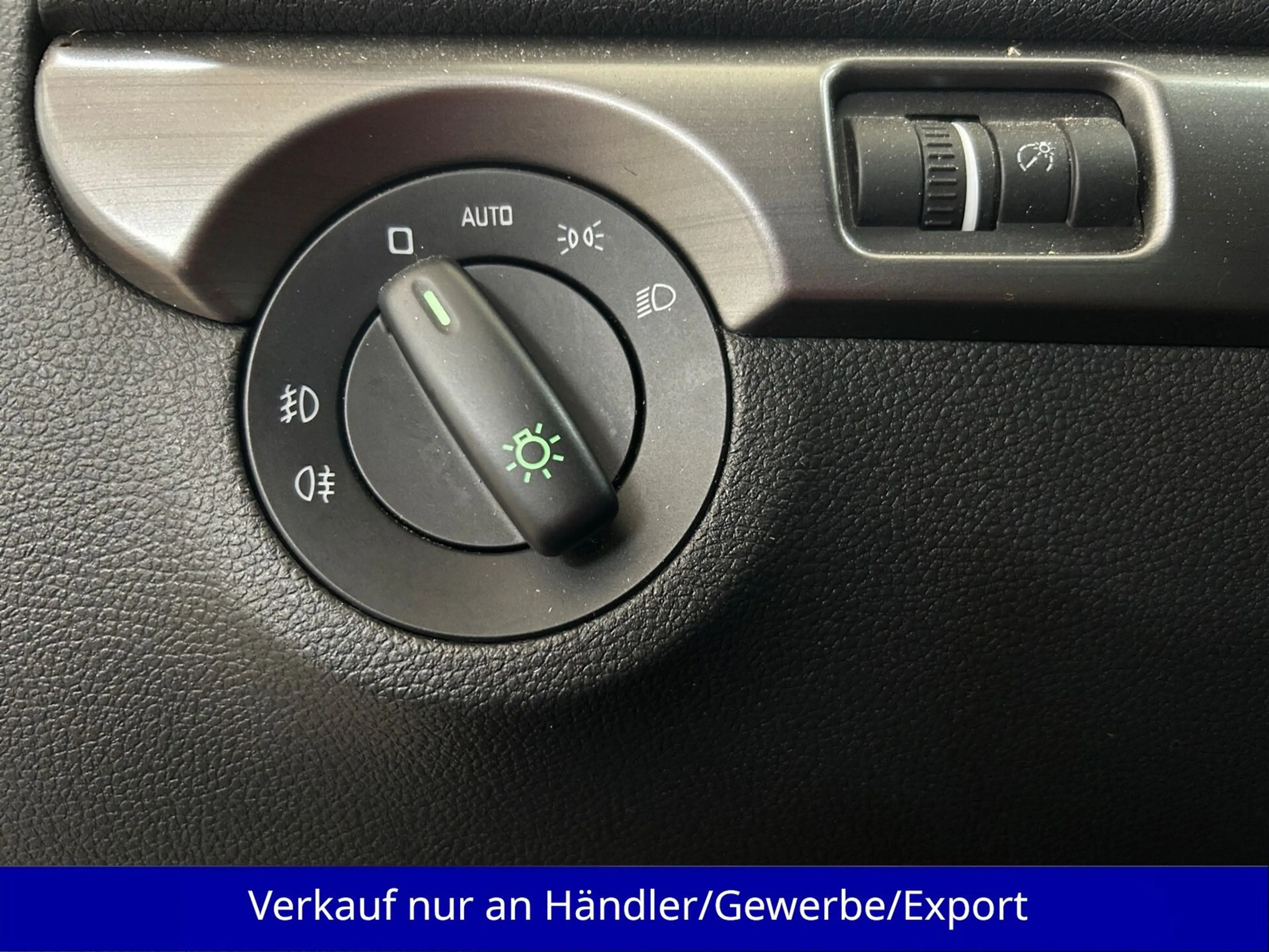 Skoda Yeti 2.0 TDI Xenon SHZ Navi PDC AHK — photo 15