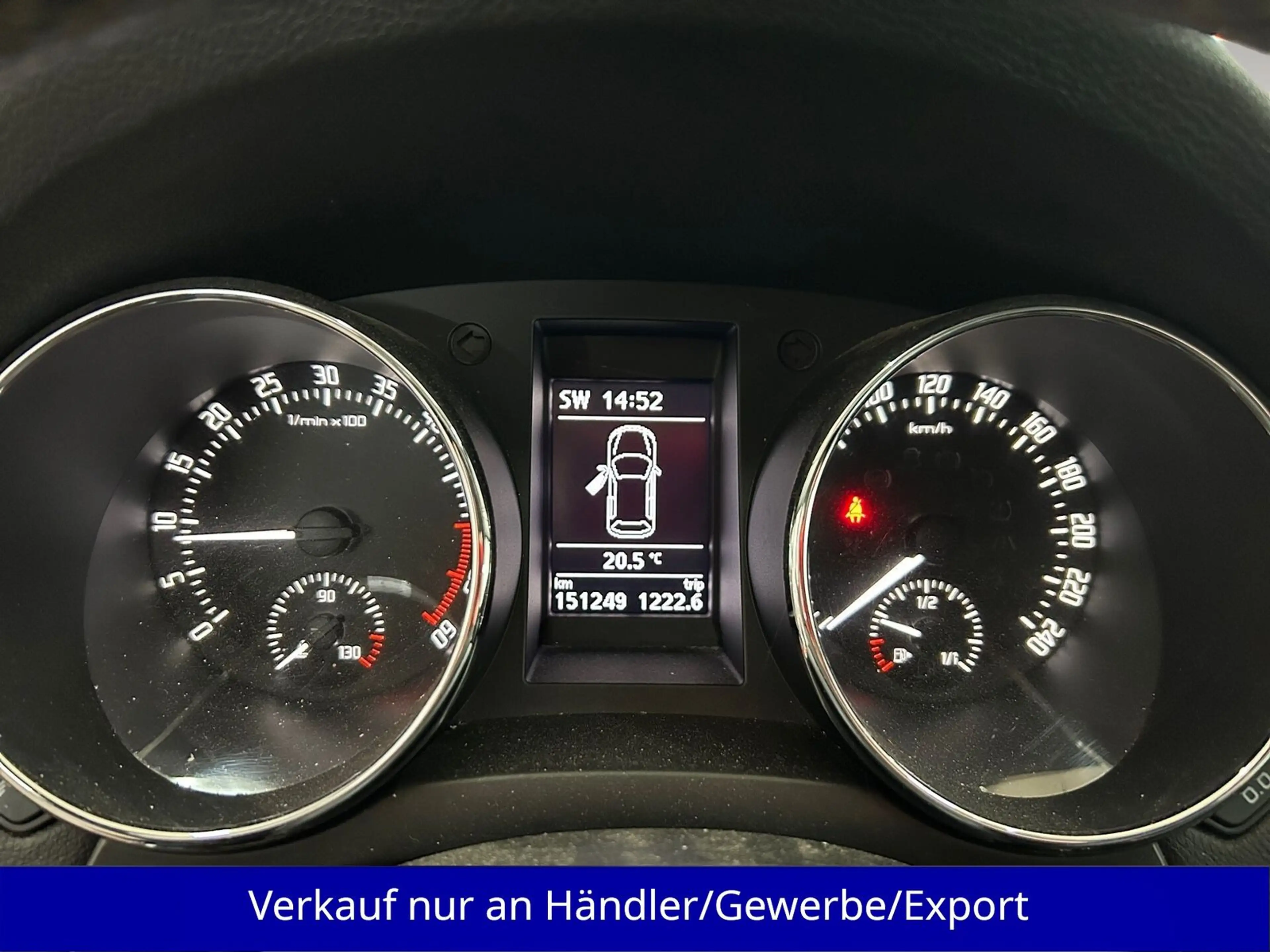 Skoda Yeti 2.0 TDI Xenon SHZ Navi PDC AHK — photo 10