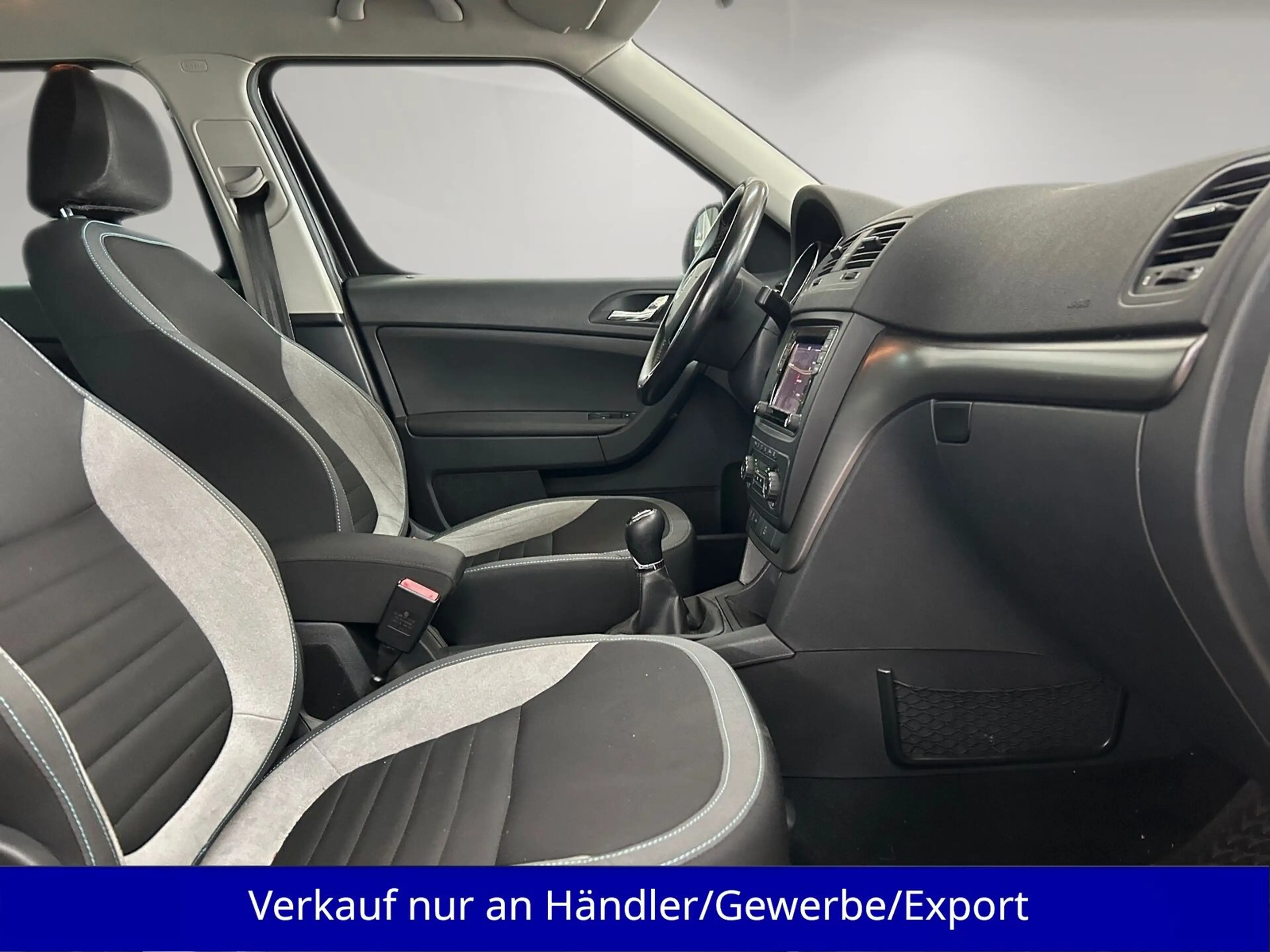 Skoda Yeti 2.0 TDI Xenon SHZ Navi PDC AHK — photo 14