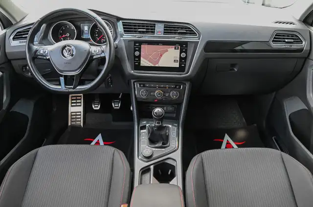 Volkswagen Tiguan view 11
