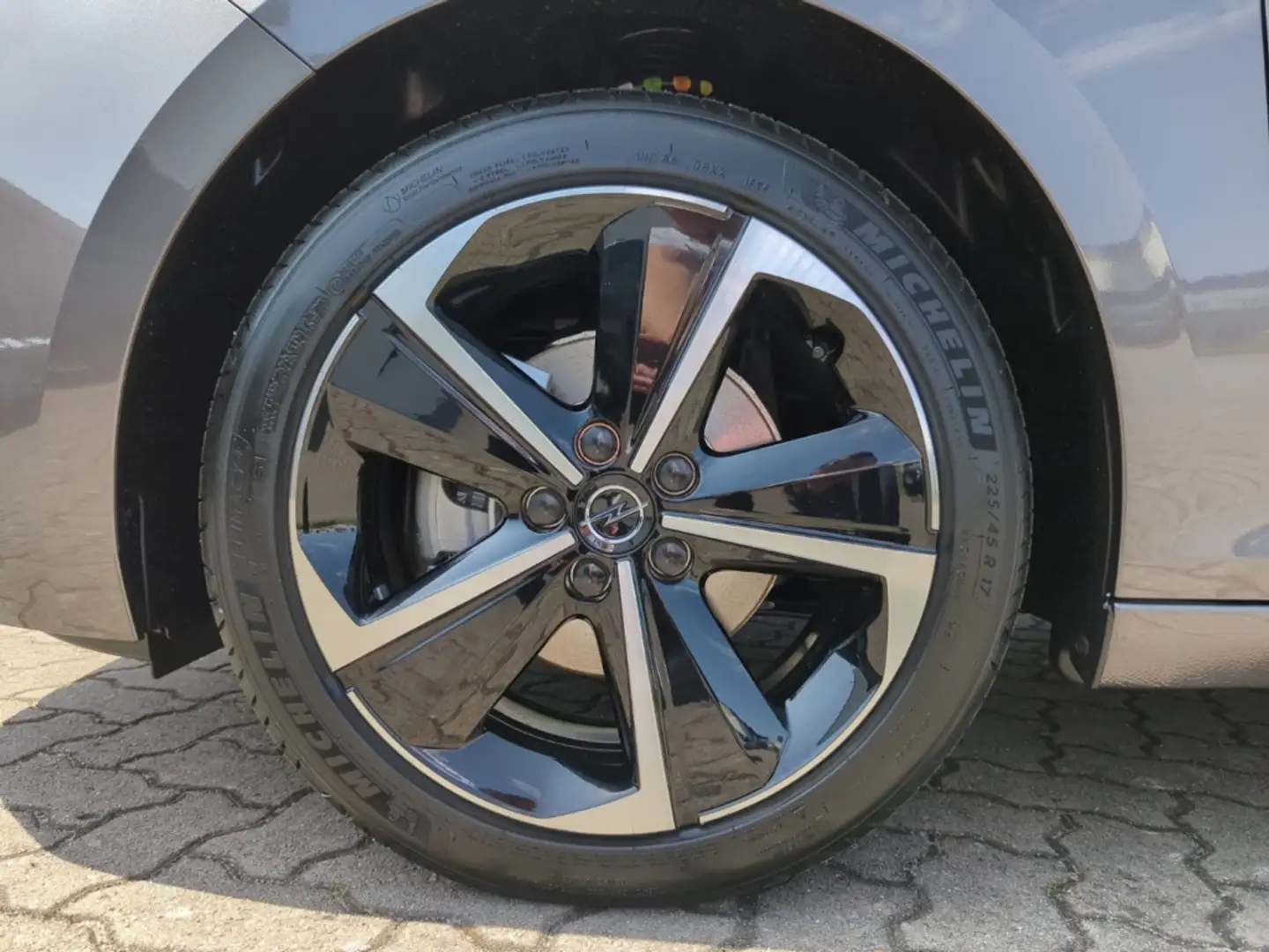 Opel Astra GS 1.2 Turbo Autom. +Navi+HUD+Matrix+Sitzhzg.+ Grau - 2