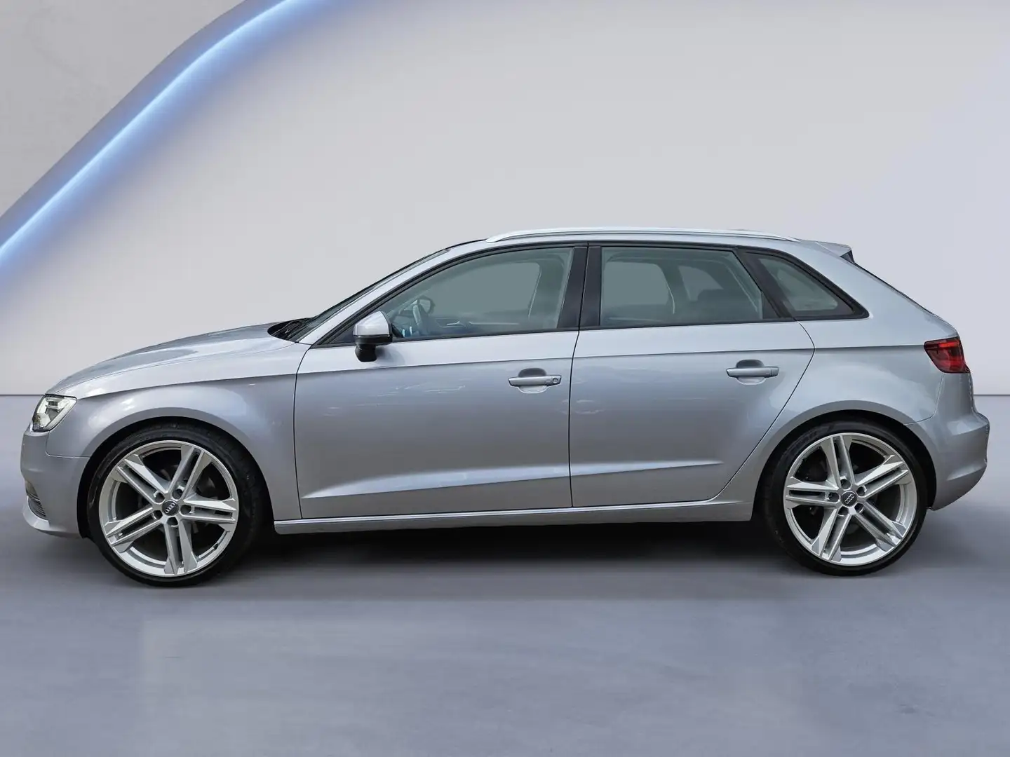 Audi A3 Sportback 1.4 TFSI Ambition Pro Line Grijs - 2