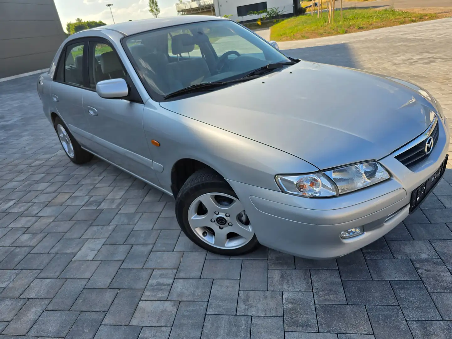 Mazda 626 1.9 EXCLUSIVE Srebrny - 1