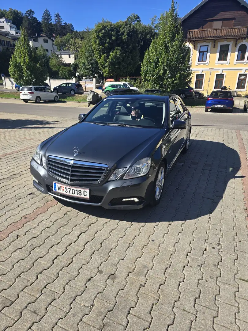 Mercedes-Benz E 220 CDI DPF BlueEFFICIENCY Automatik - 1
