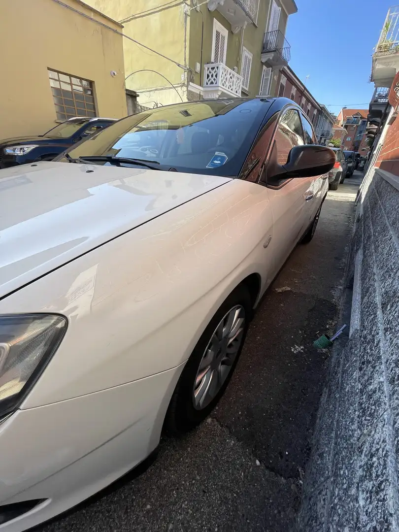 Lancia Delta Delta III 2008 1.4 tjt Gold ecochic Gpl 120cv Blanc - 2