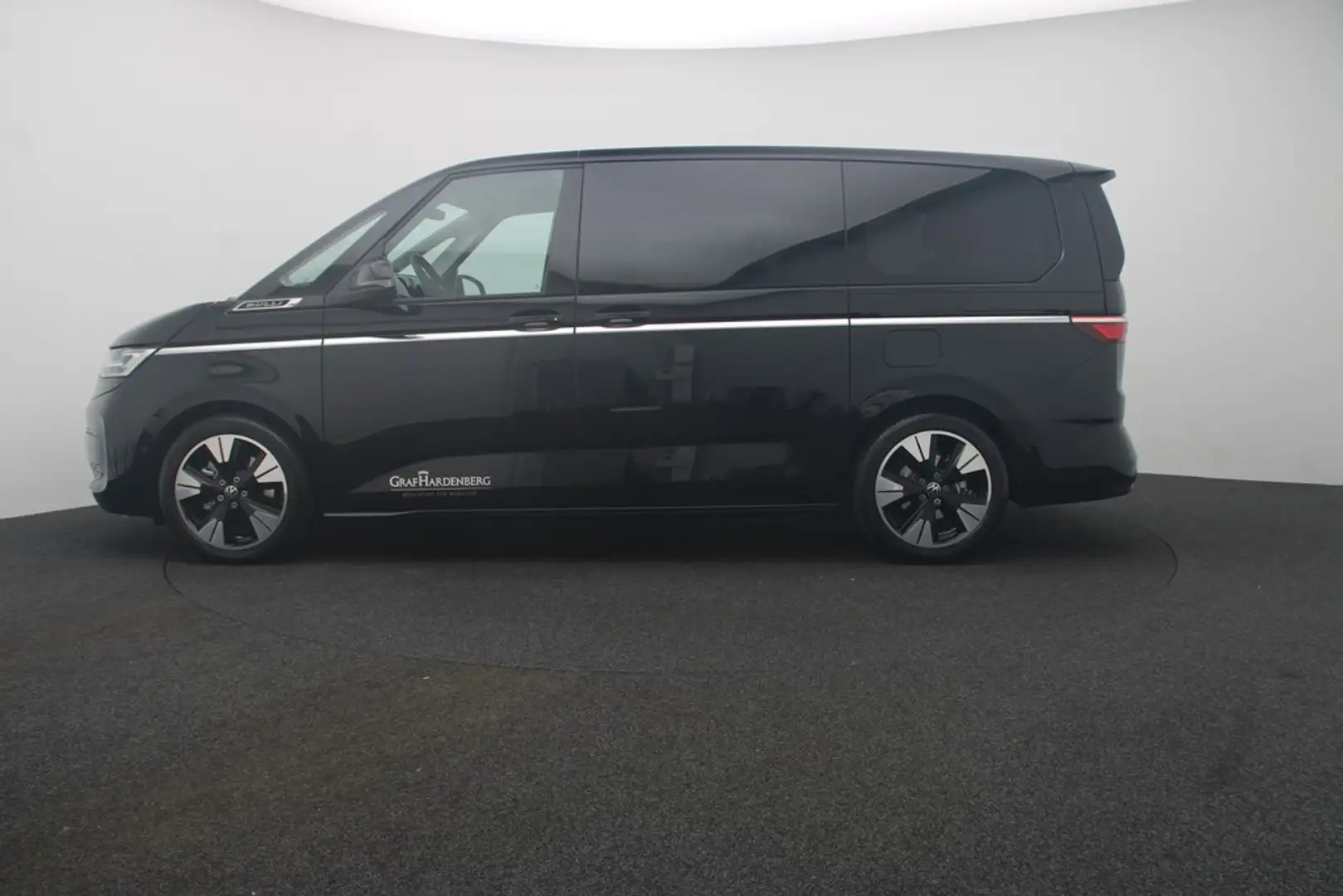 Volkswagen T7 Multivan 2.0 TDI DSG LÜ Style Panorama Navi ACC Schwarz - 2
