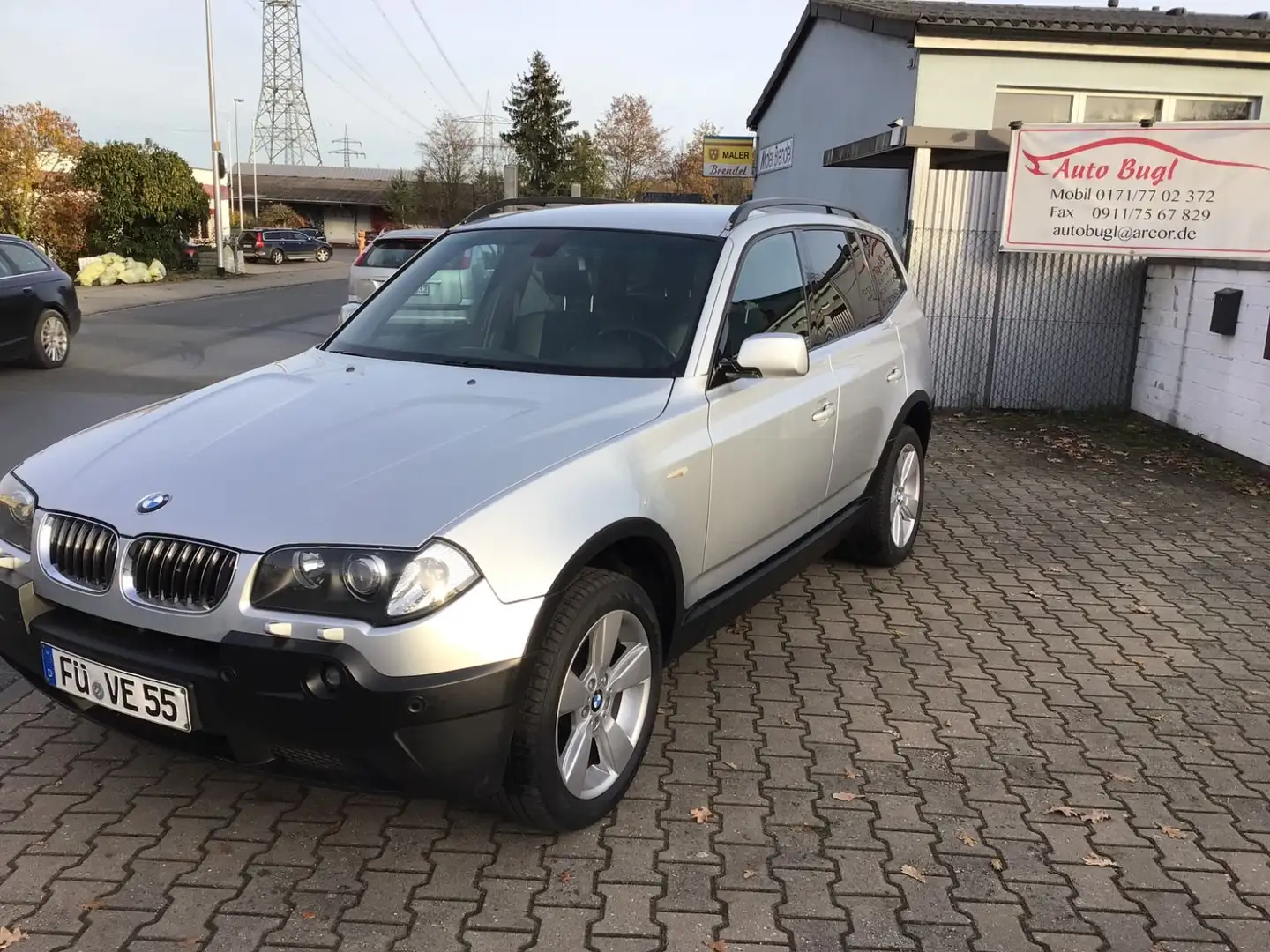 BMW X3 3.0d+Klima+Navi+Xenon+Alu+Automatic Silber - 1