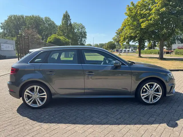 Audi A3 view 4