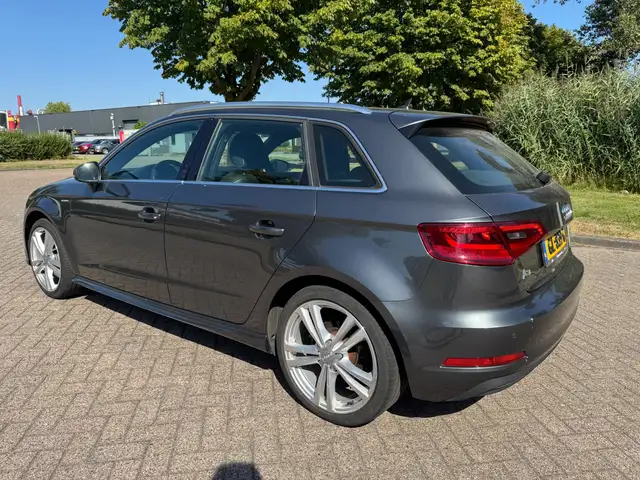 Audi A3 view 8