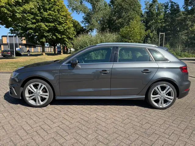 Audi A3 view 9