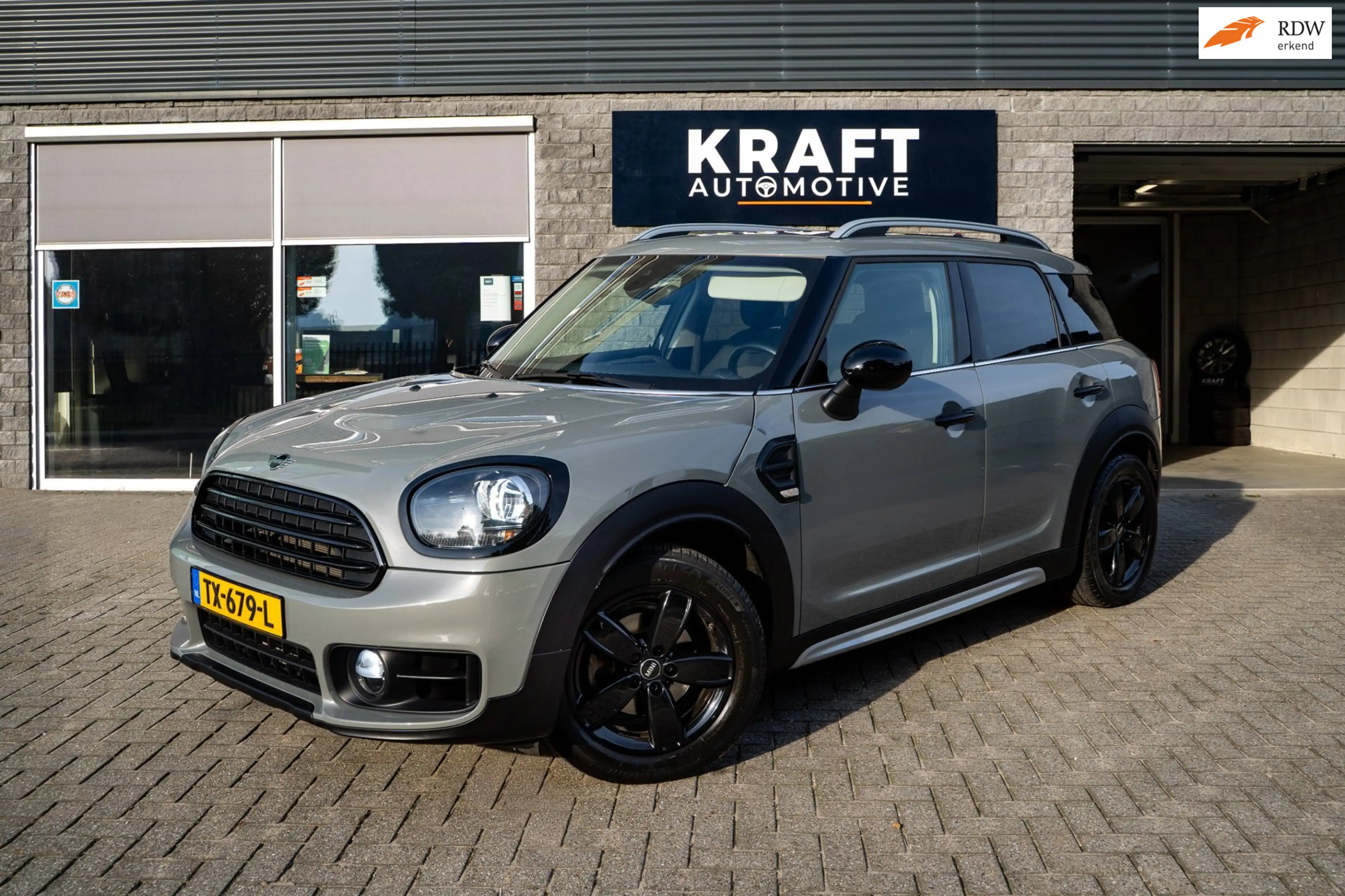 MINI One Countryman 1.5 Dutch Made Edition | Uniek | Apple Carplay | C