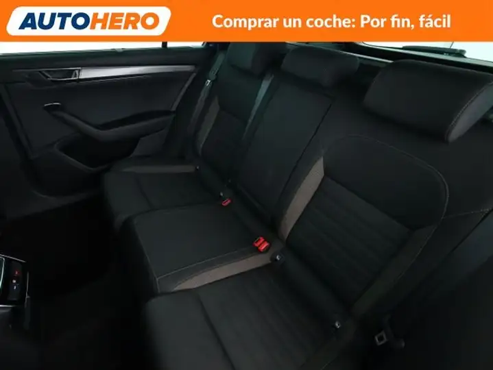 Škoda Superb 2023, foto 15