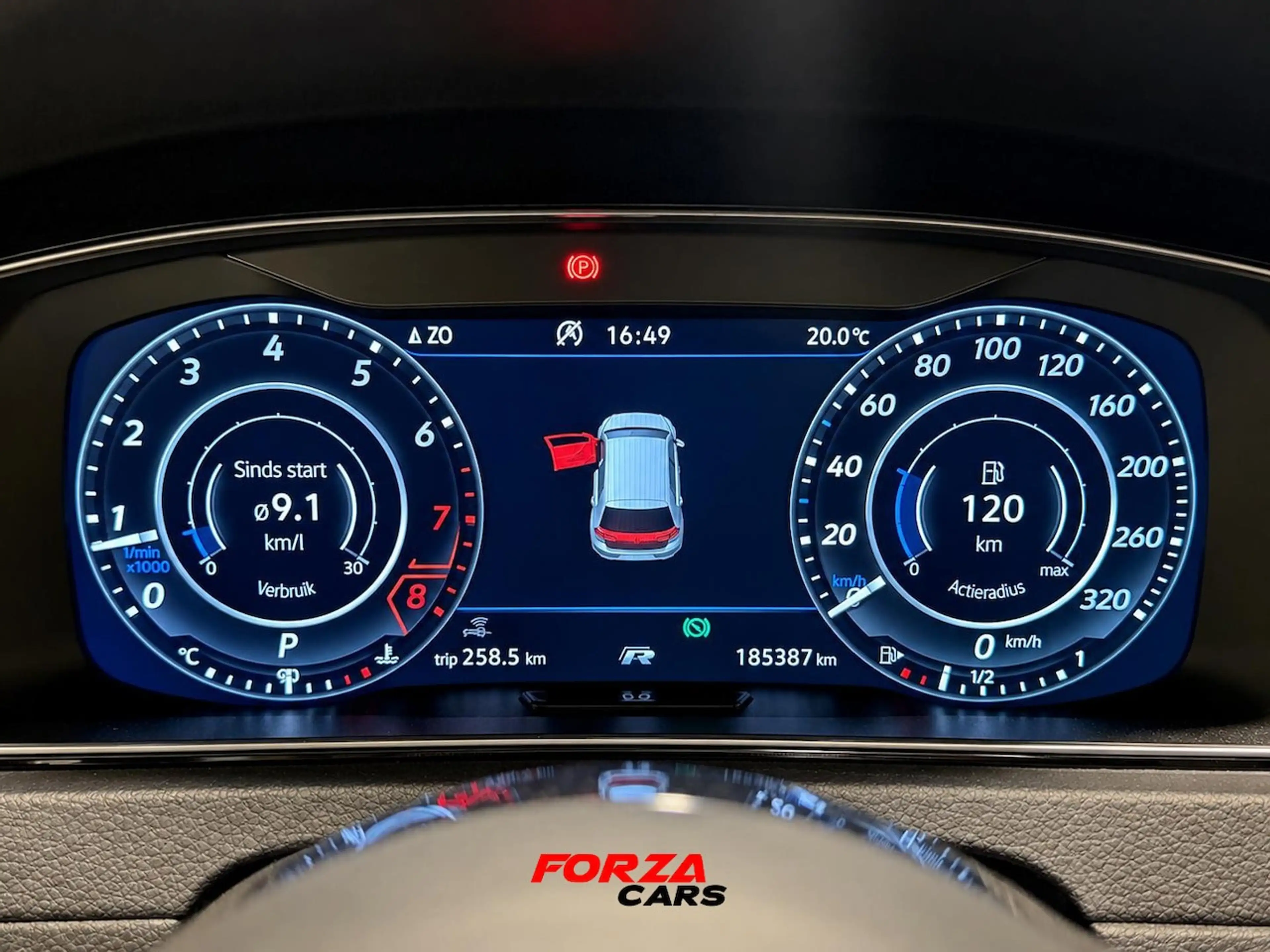 Volkswagen Golf 2.0 TSI 4Motion R — photo 8