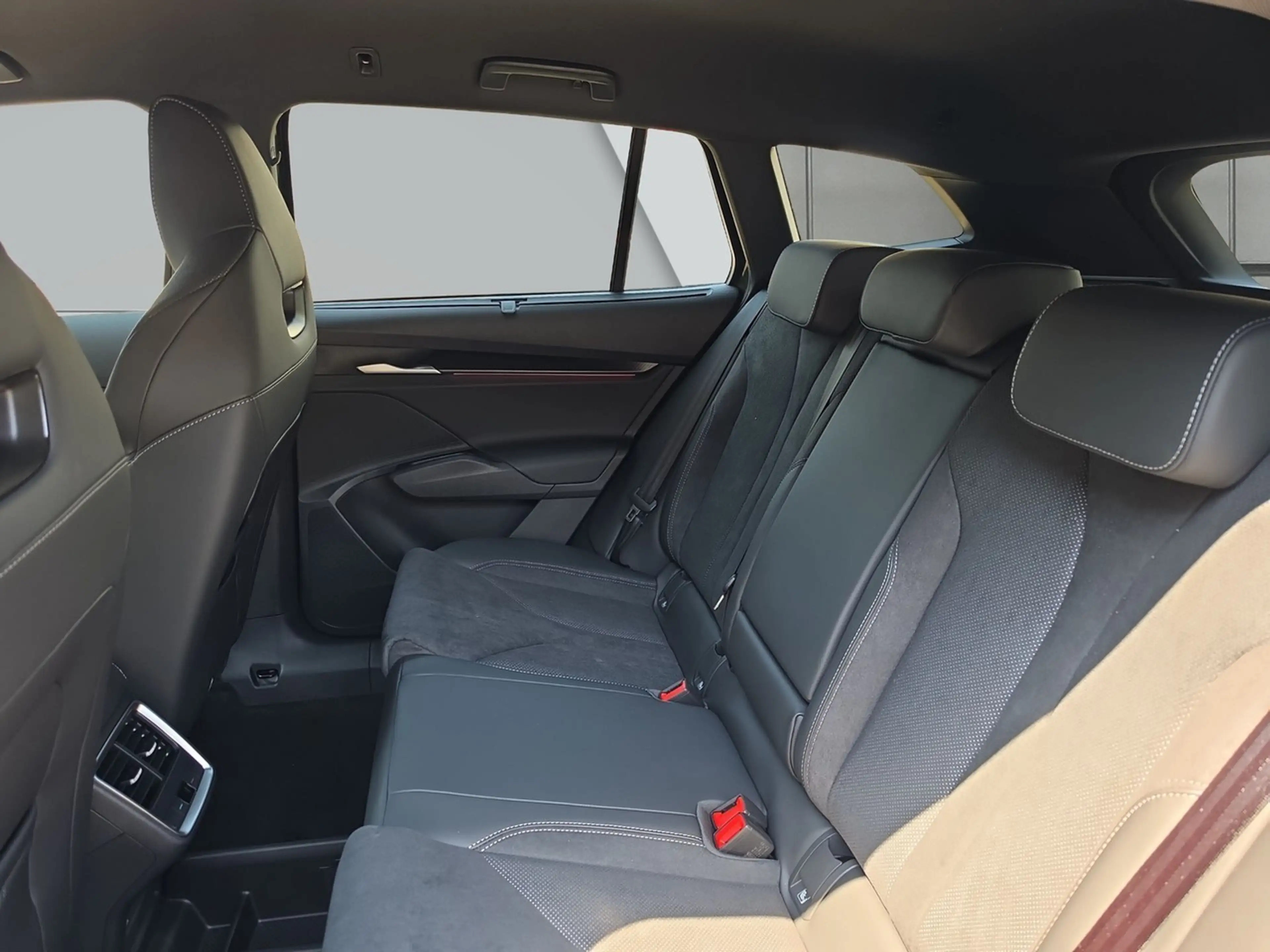 Skoda Enyaq 85x Sportline *ALLRAD*MATRIX*AHK Klima Navi Leder — photo 11