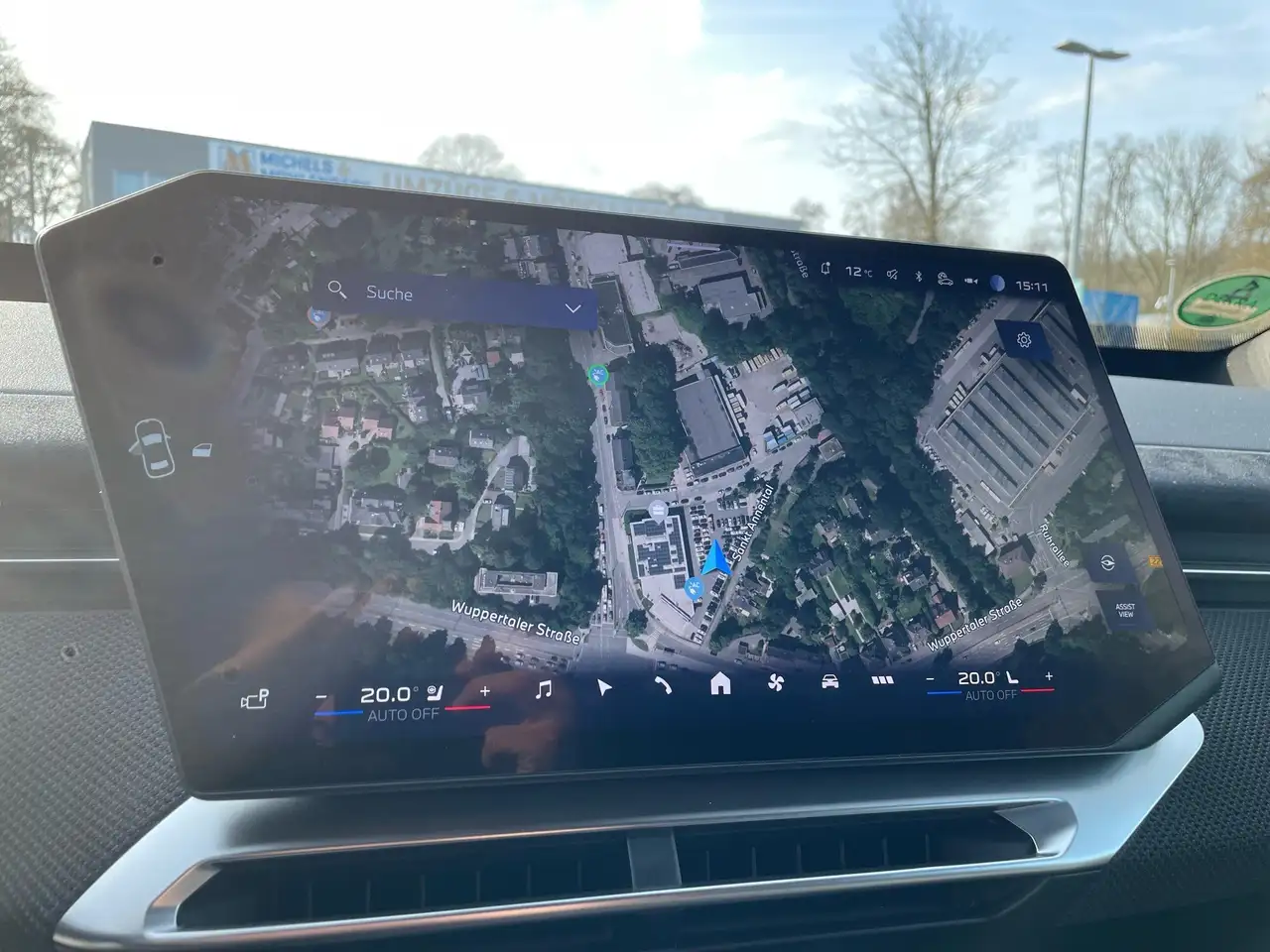 BMW iX3 50 xDrive || M Sport 21" Head-Up AHK Pano 14