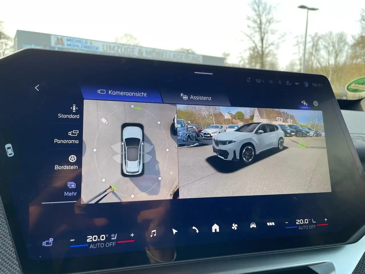 BMW iX3 50 xDrive || M Sport 21" Head-Up AHK Pano 16