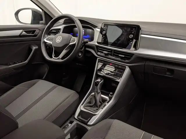 Volkswagen T-Roc view 6