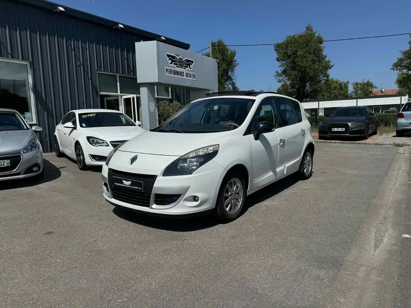 Renault Scenic III 1.6 dCi 130Ch Bose Energy White - 1