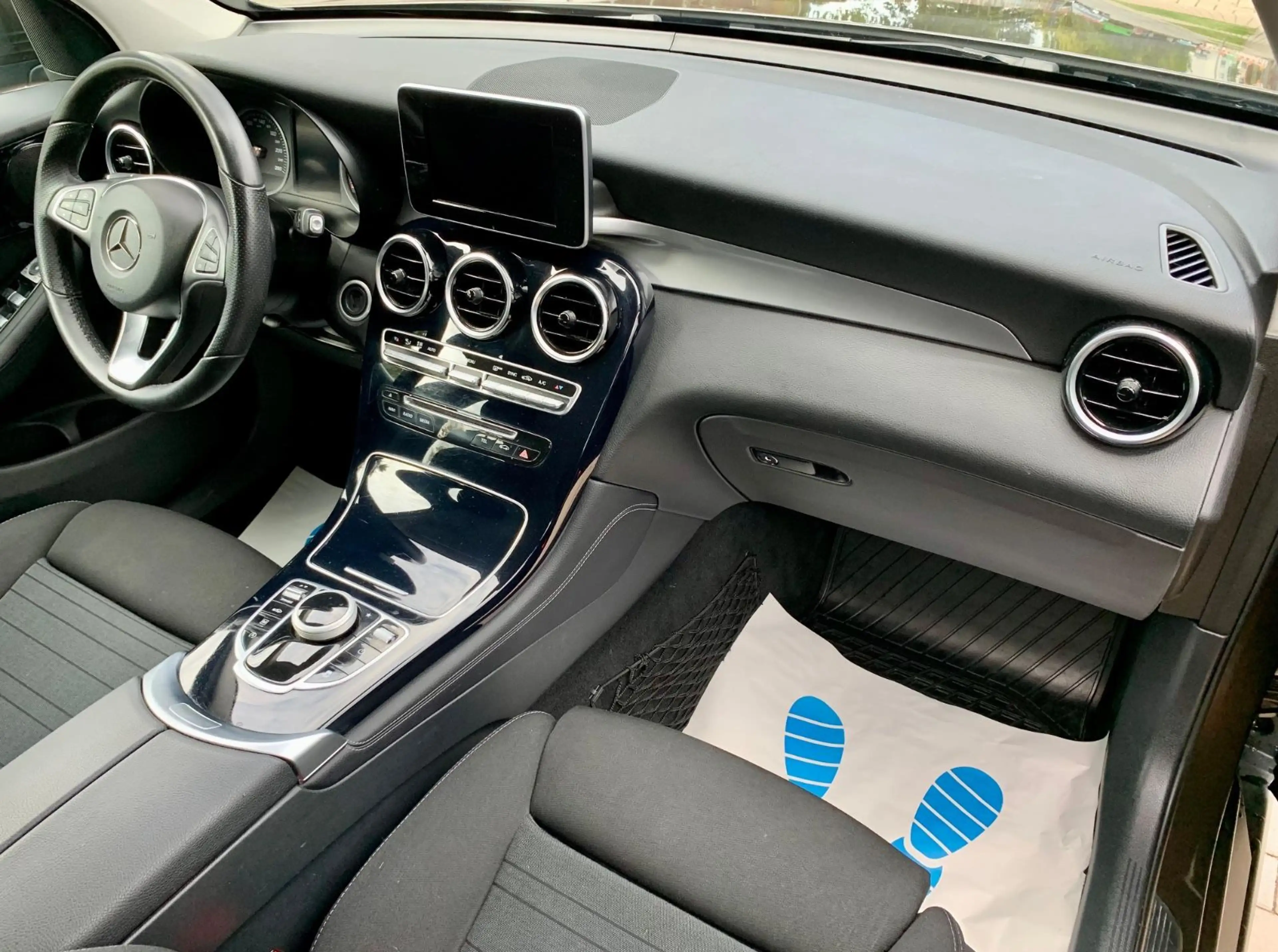 Mercedes-Benz GLC 250 d GLC  4Matic, 1.Ha, el. AHK, Service 1A — photo 12