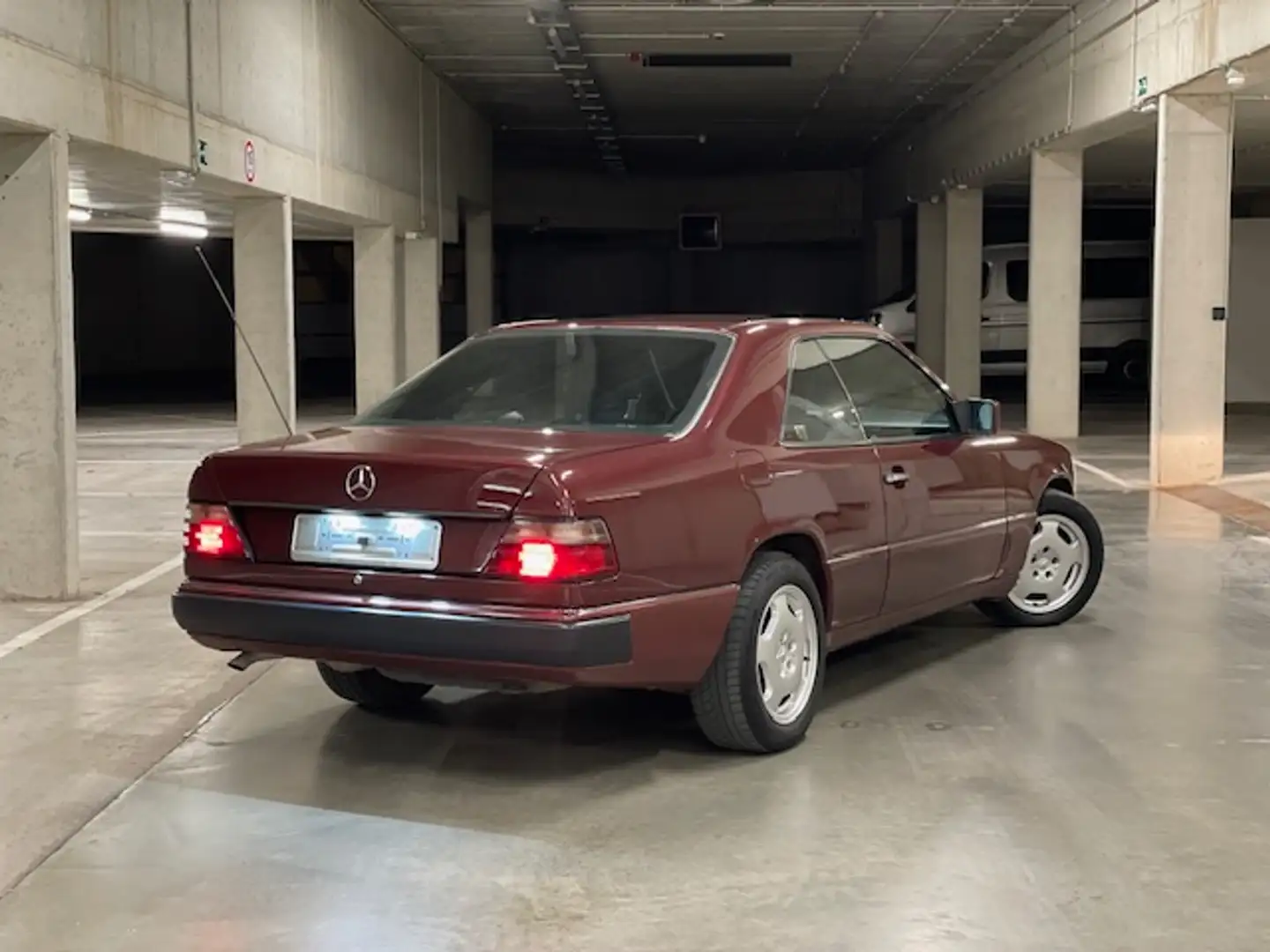 Mercedes-Benz CE 230 W124 | Belgische wagen | Mooie conditie | Gekeurd Rot - 2