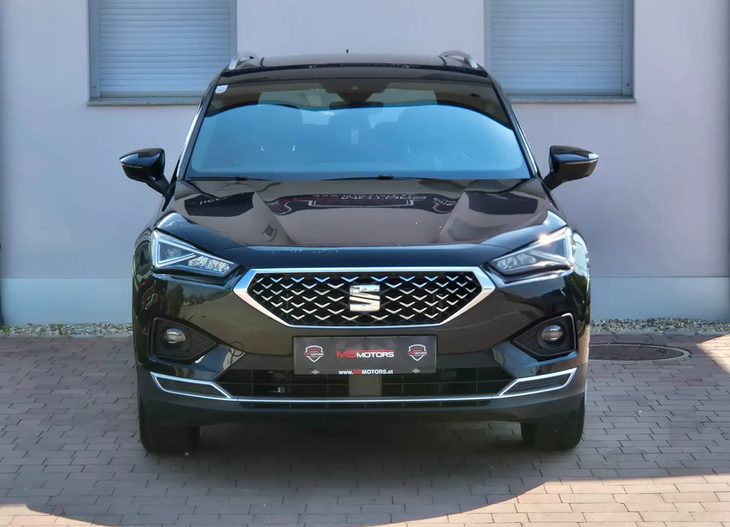 SEAT Tarraco 2.0 TDI 4Drive DSG*PANO*7 SITZER*1.BESITZ*RFK*ACC Schwarz - 2