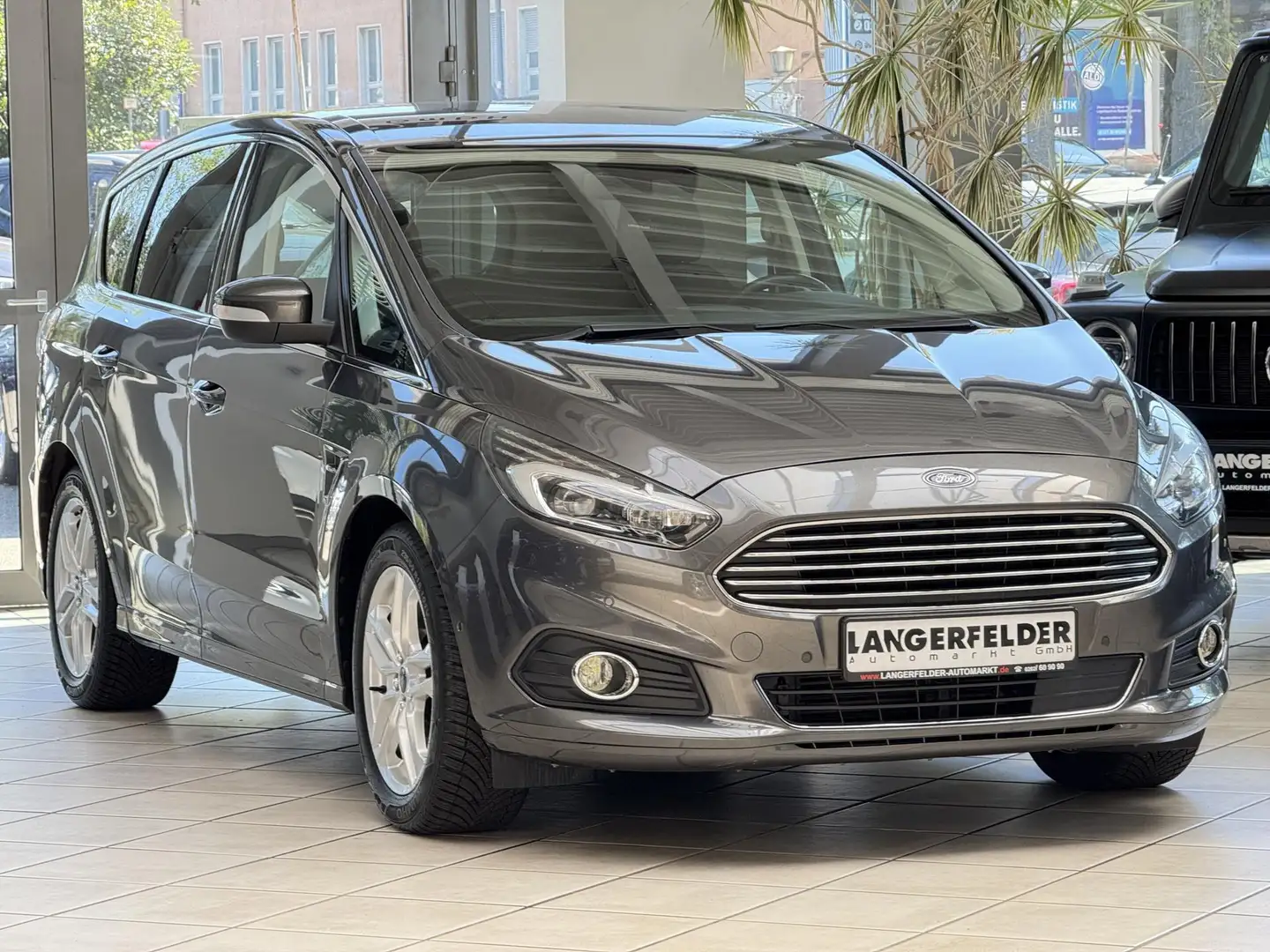 Ford S-Max S-MAX Titanium 2.0 TDCi*NAV*SHZ*AHK*PDC Grau - 1