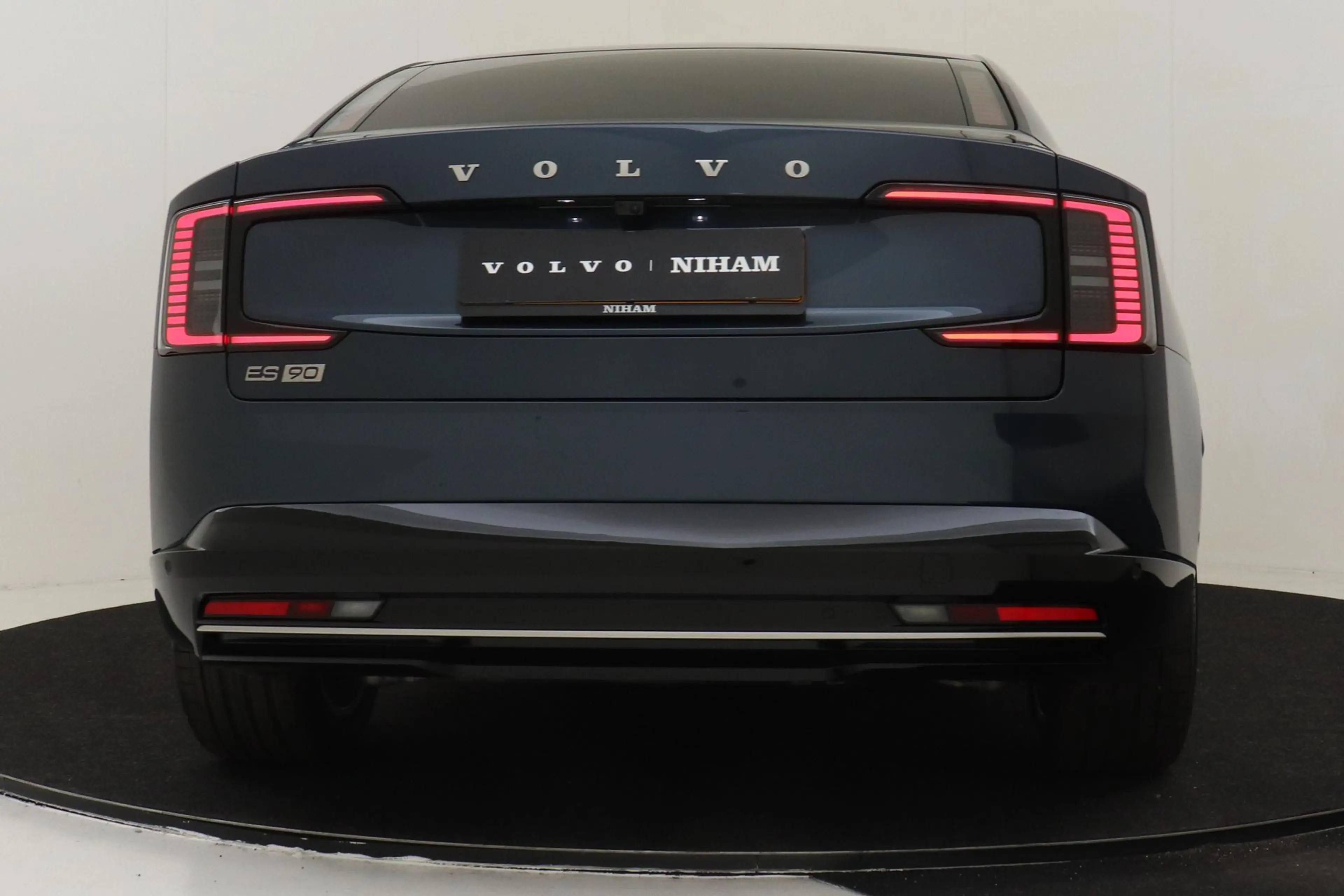 Volvo ES90 SINGLE MOTOR EXTENDED RANGE CORE 92 kWh -PANO.DAK| — photo 15