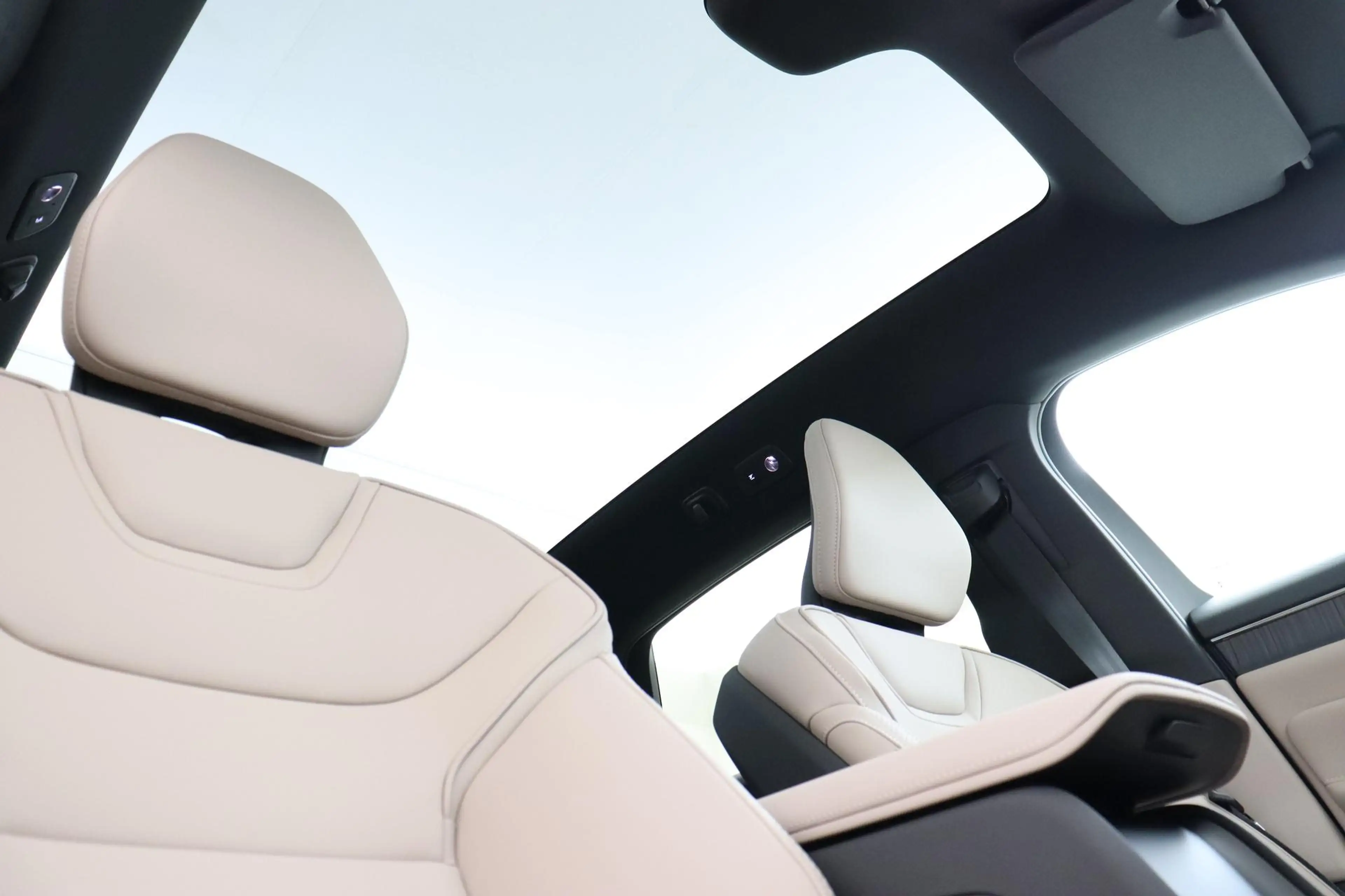 Volvo ES90 SINGLE MOTOR EXTENDED RANGE CORE 92 kWh -PANO.DAK| — photo 10