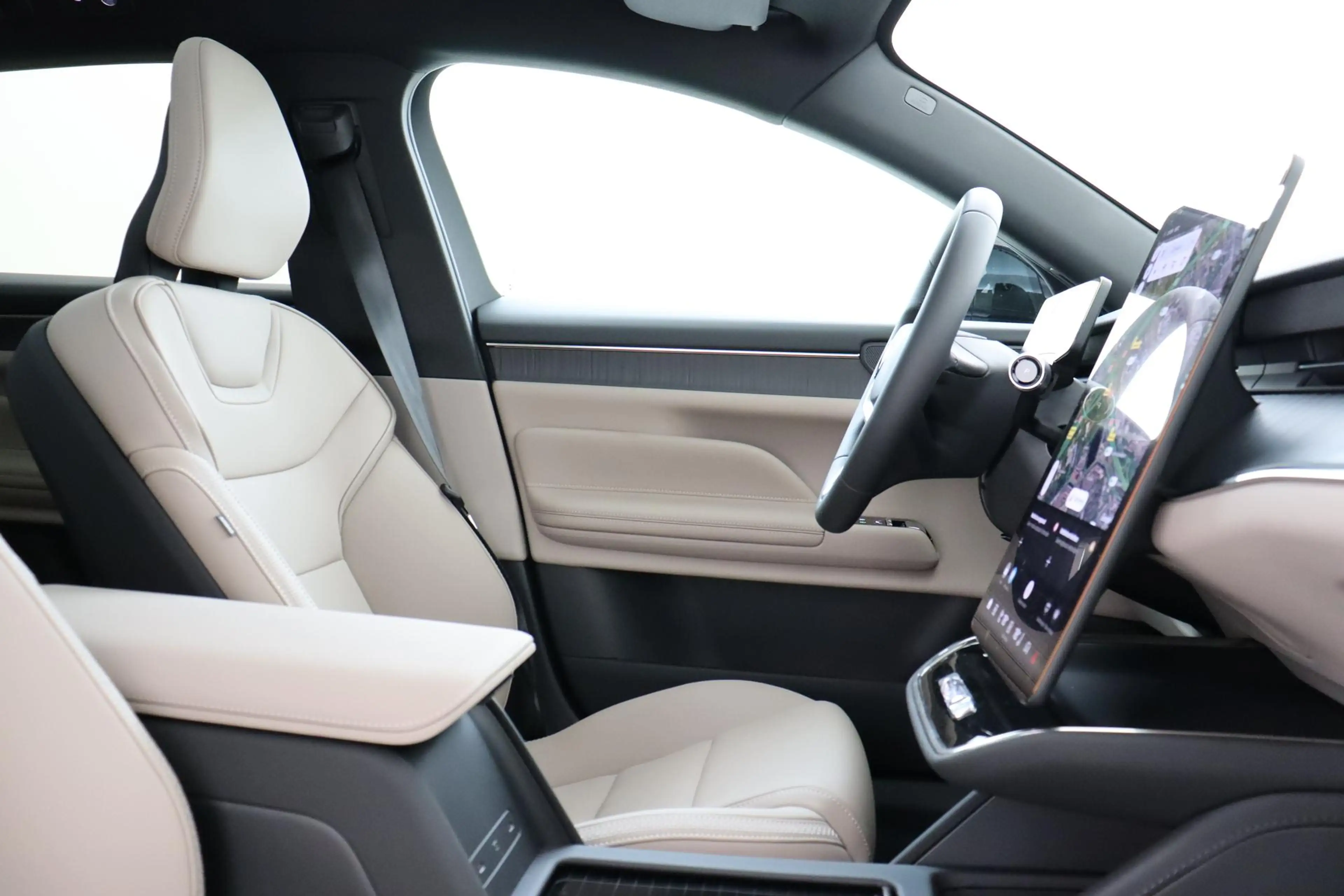Volvo ES90 SINGLE MOTOR EXTENDED RANGE CORE 92 kWh -PANO.DAK| — photo 8