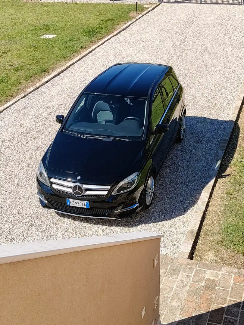 Mercedes-Benz B 200 NGD Premium - 1