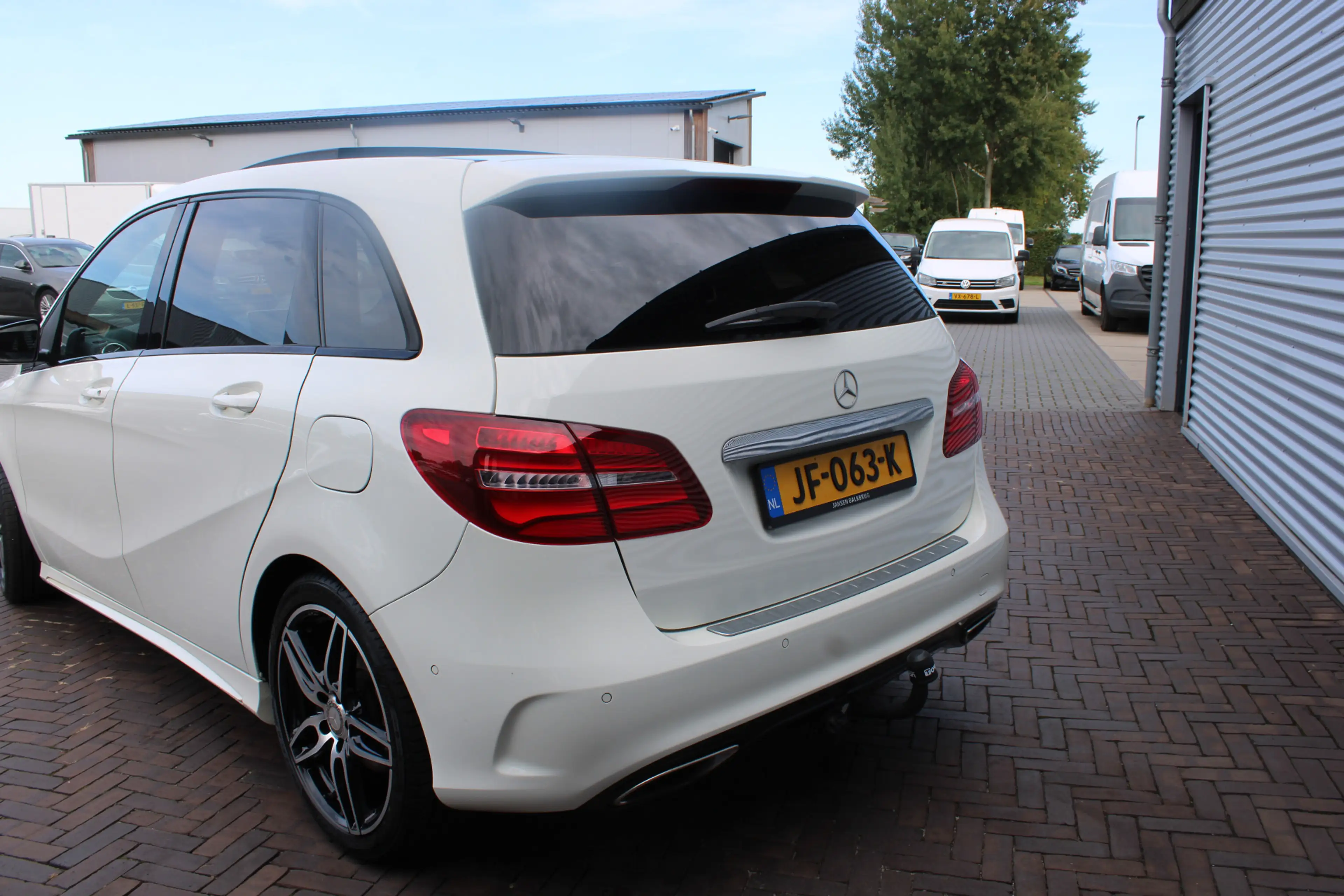 Mercedes-Benz B 180 AMG Night Edition Plus PANORAMADAK — photo 9