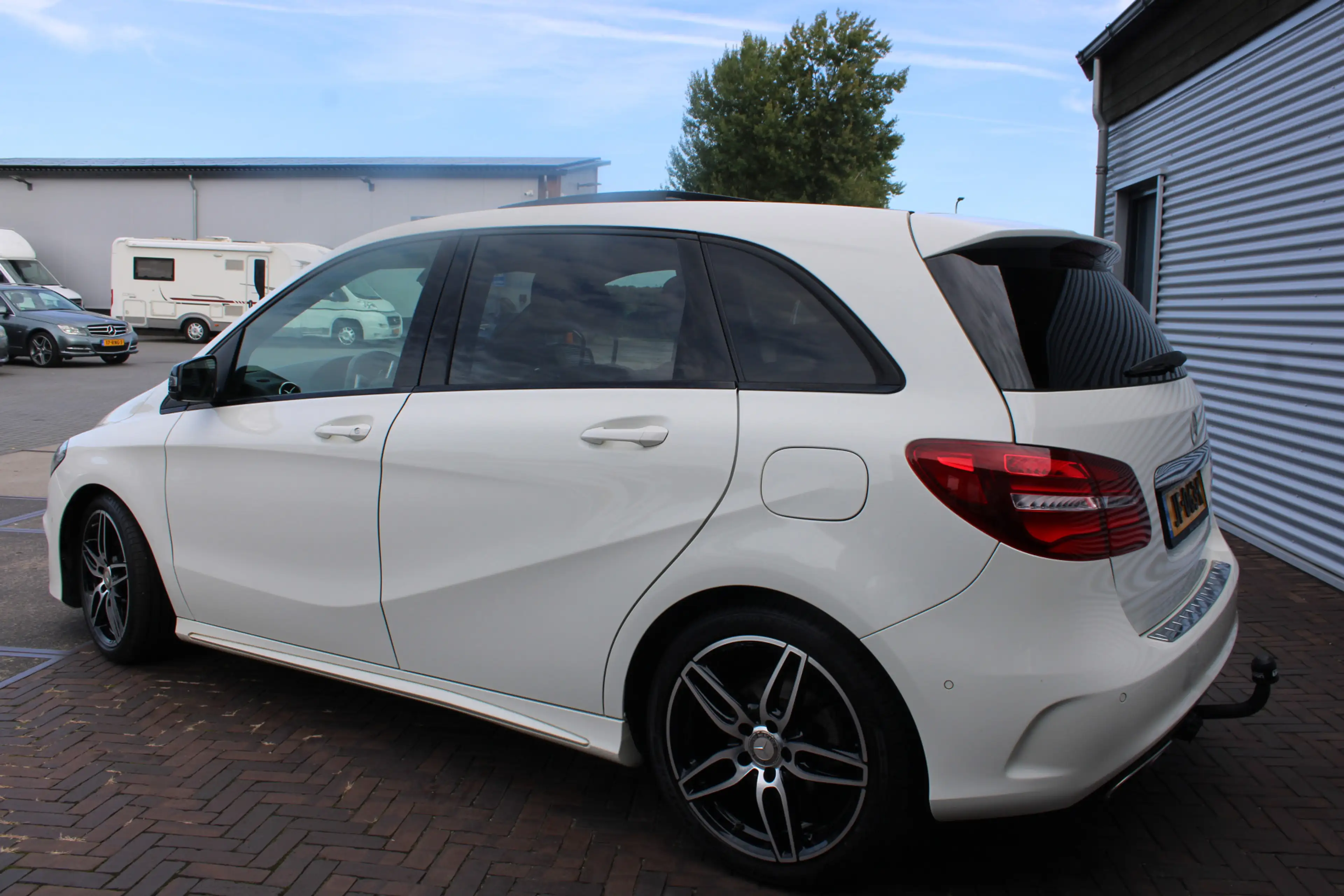 Mercedes-Benz B 180 AMG Night Edition Plus PANORAMADAK — photo 8