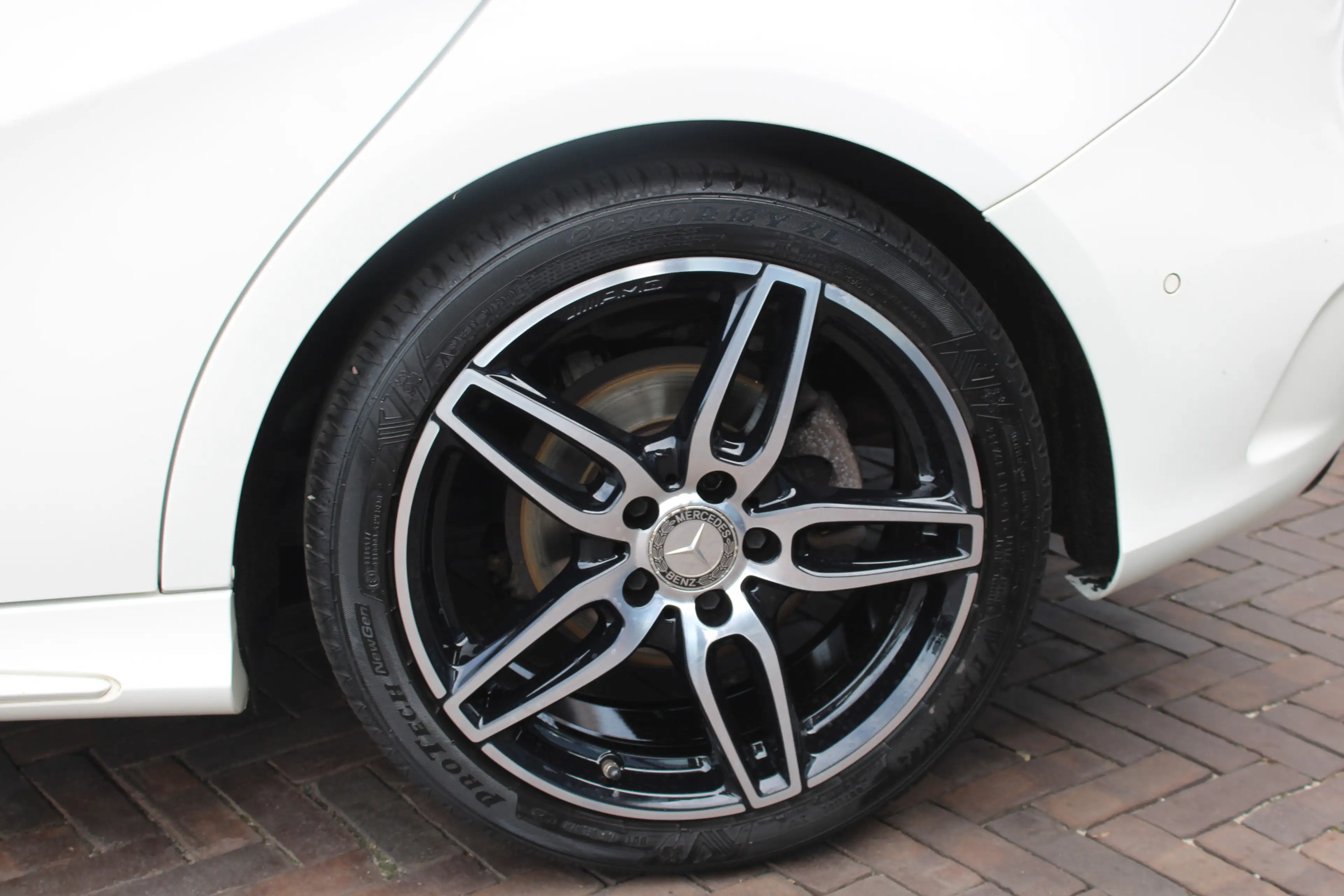 Mercedes-Benz B 180 AMG Night Edition Plus PANORAMADAK — photo 5