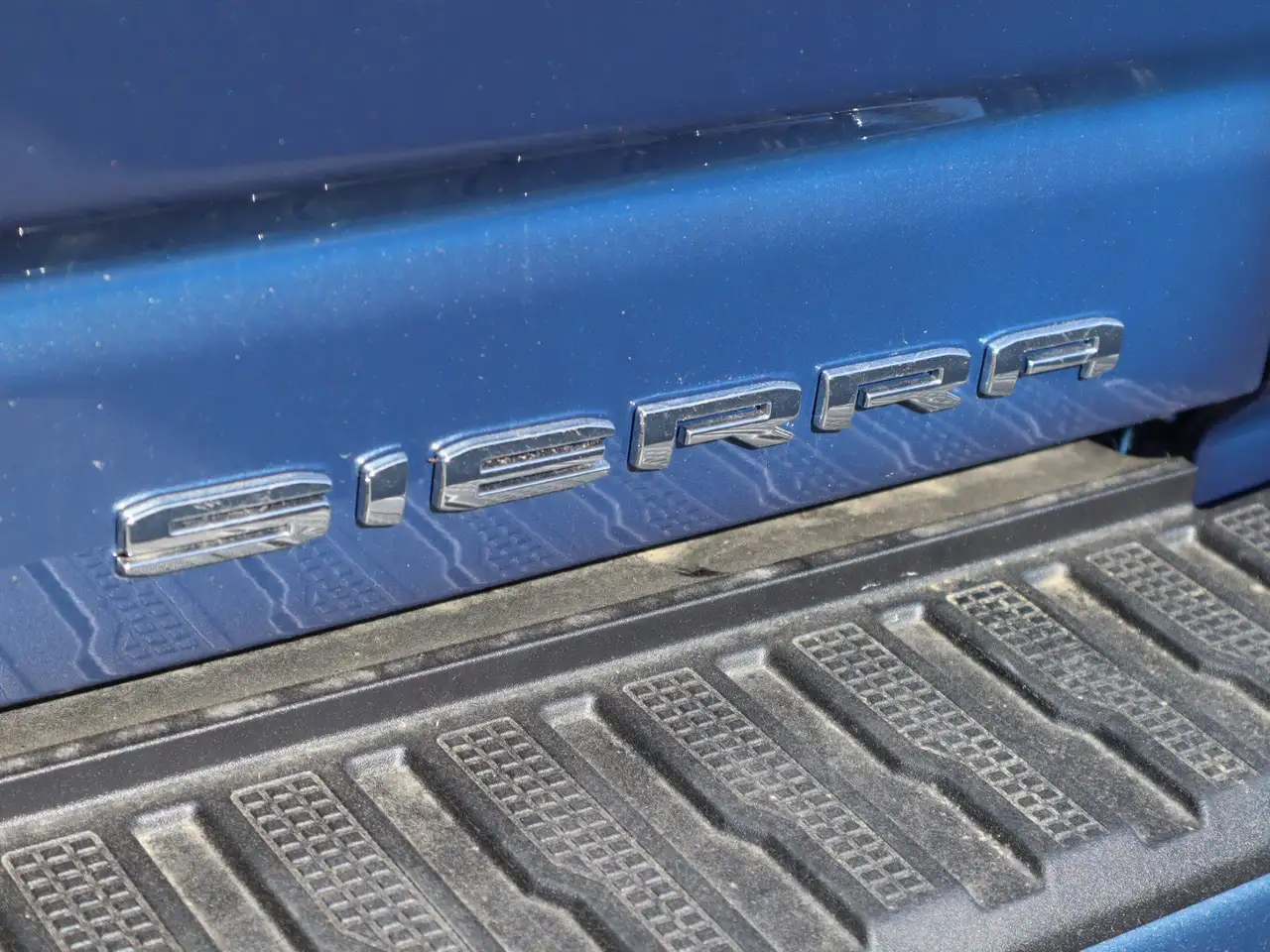 GMC Sierra 3500HD снимка GMC Sierra 3500HD