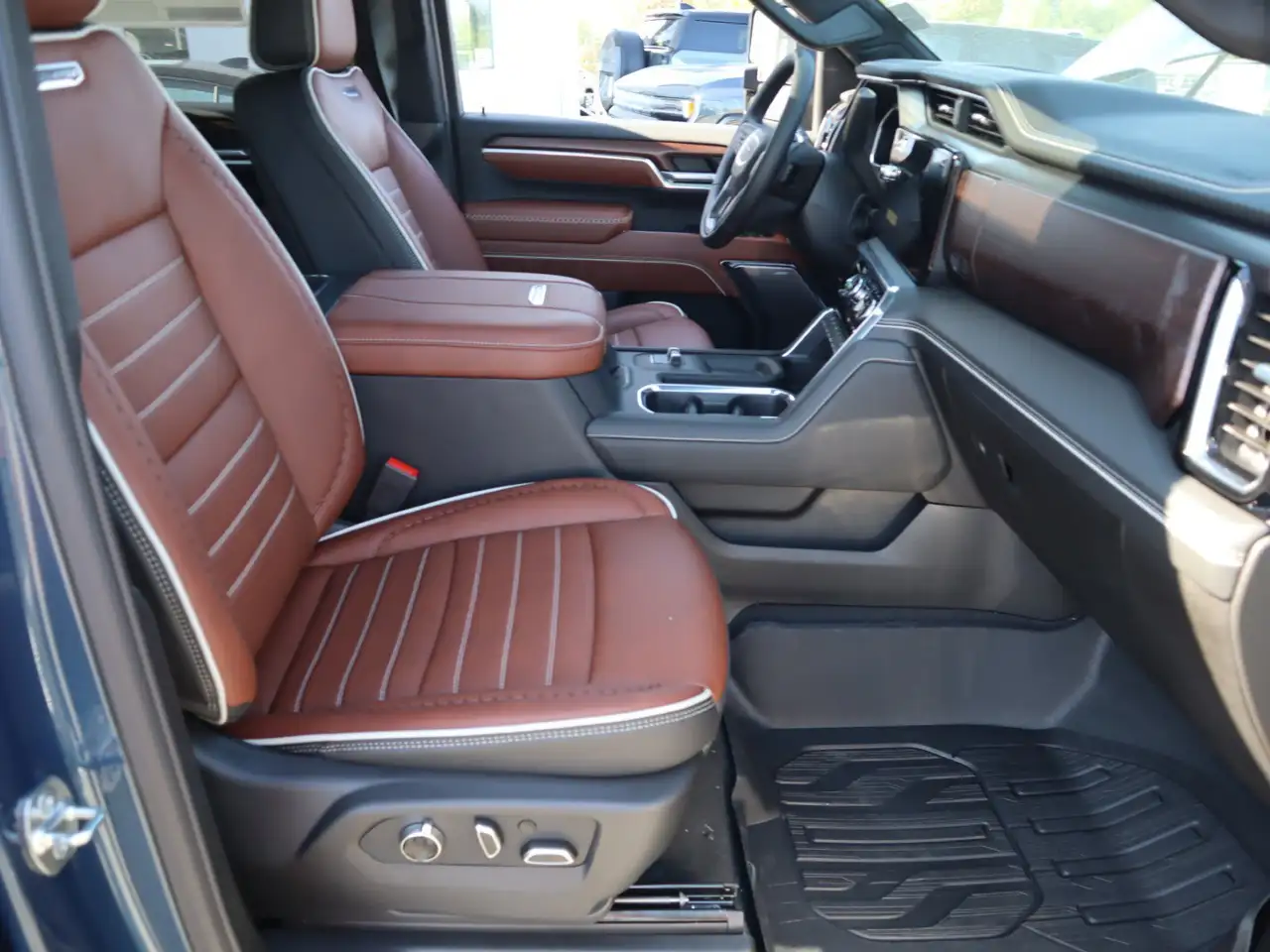 GMC Sierra 3500HD снимка GMC Sierra 3500HD