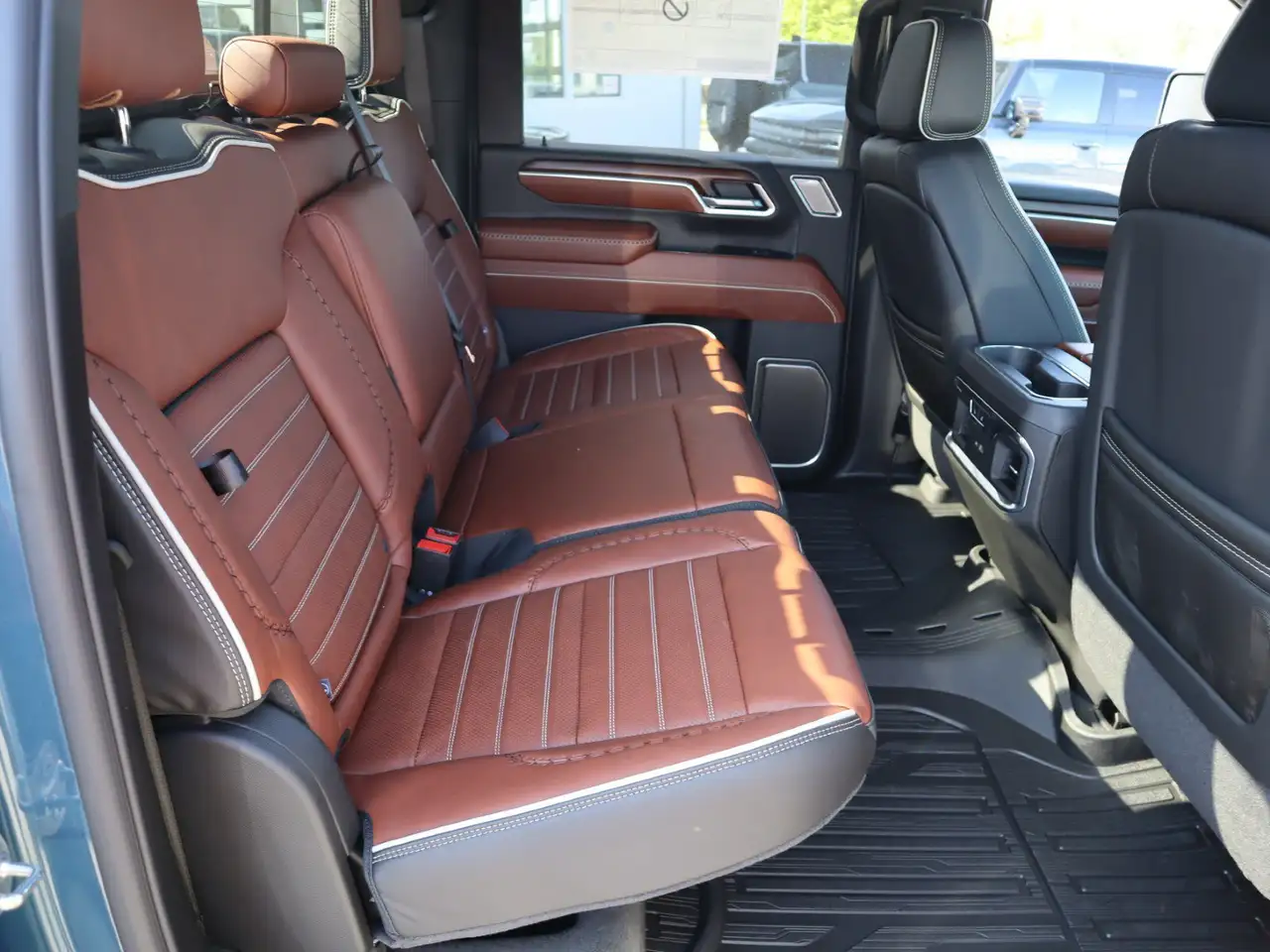 GMC Sierra 3500HD снимка GMC Sierra 3500HD