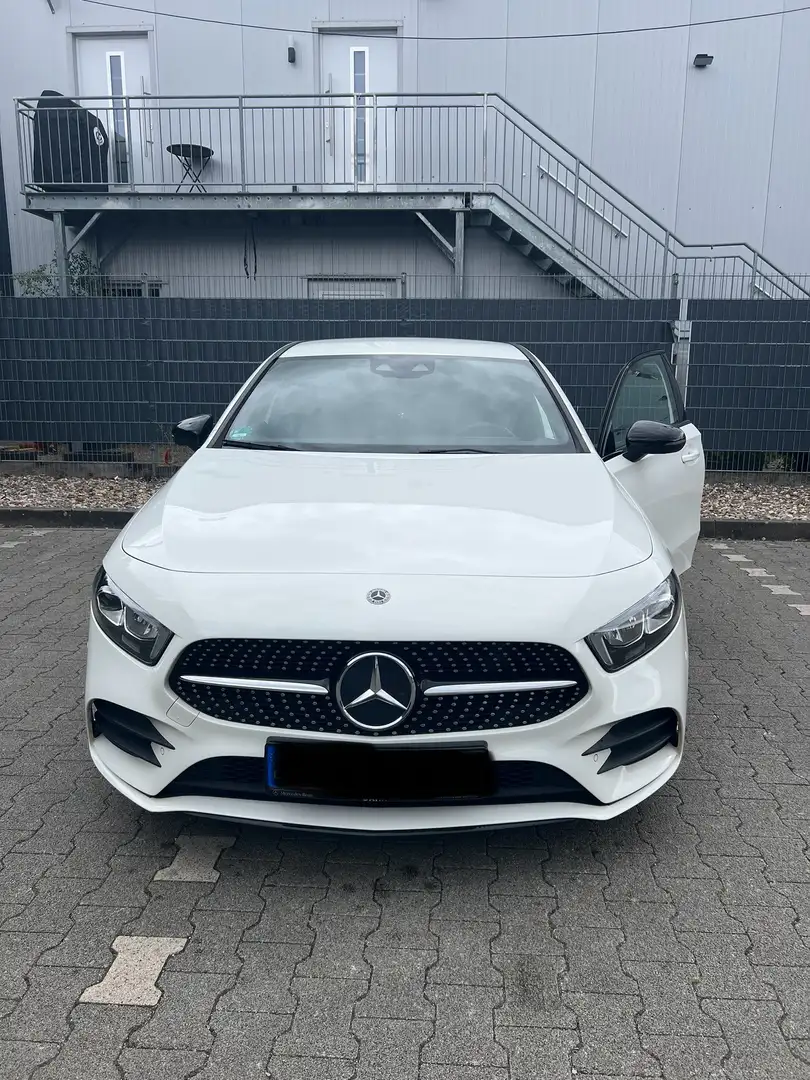 Mercedes-Benz A 220 4Matic 7G-DCT AMG Line - 1