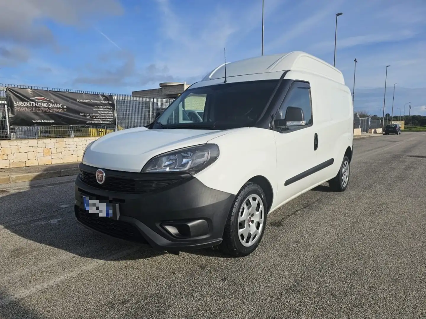 Fiat Doblo 1.6 MJT 120CV S&S PL-TA Cargo Maxi XL Lounge Weiß - 1
