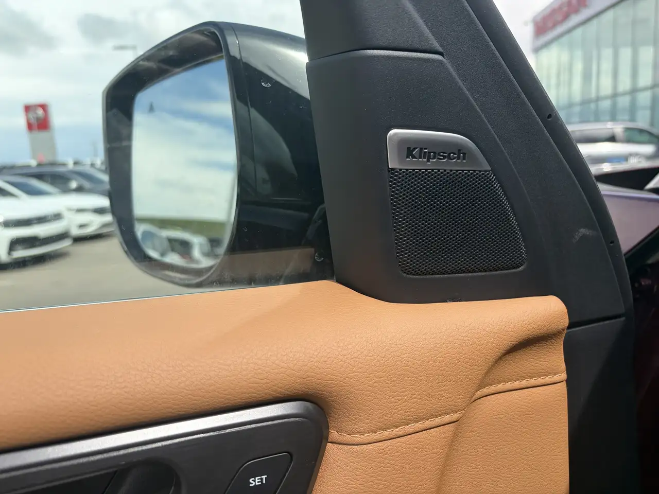 Nissan Armada снимка Nissan Armada