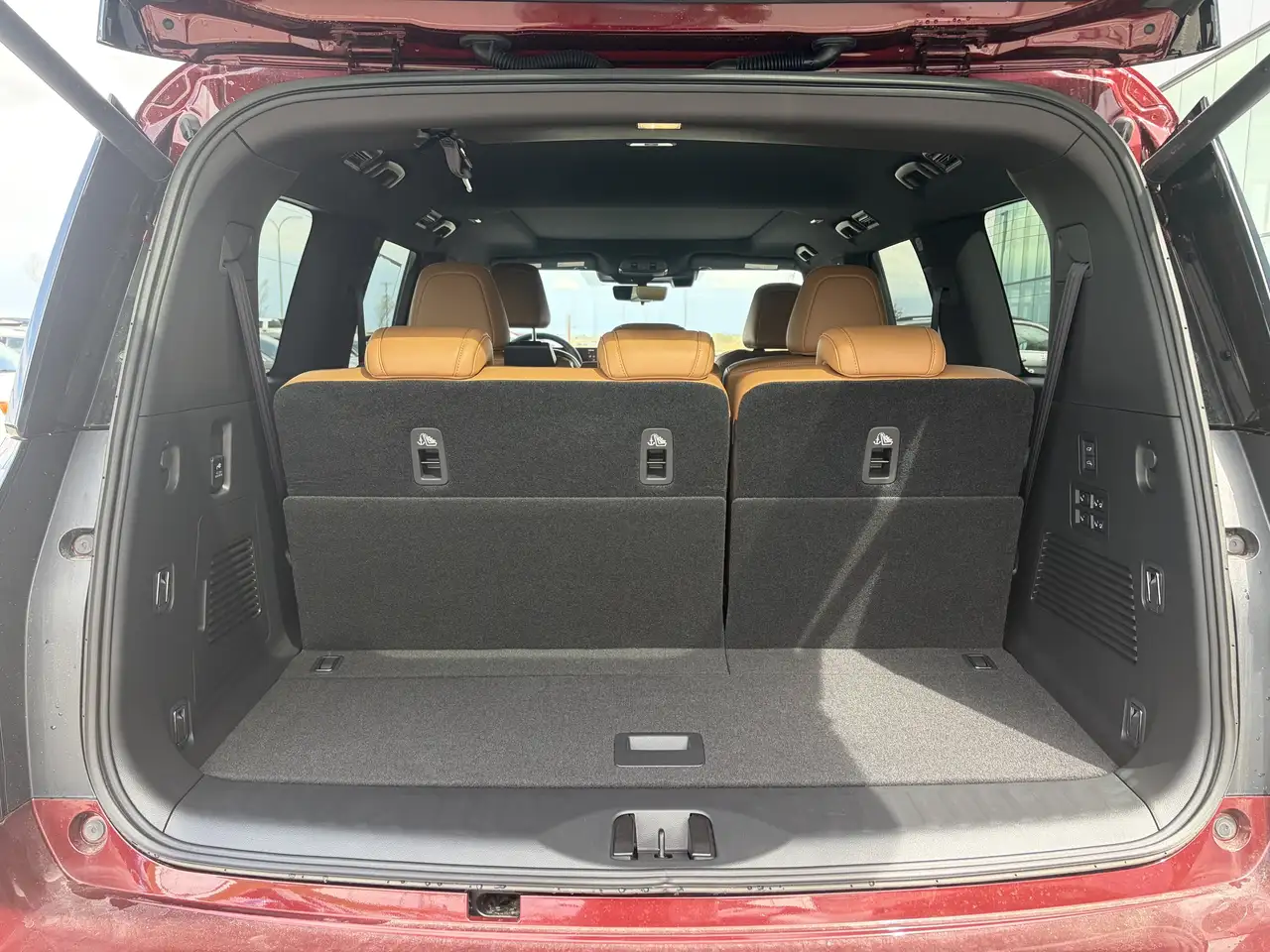 Nissan Armada снимка Nissan Armada