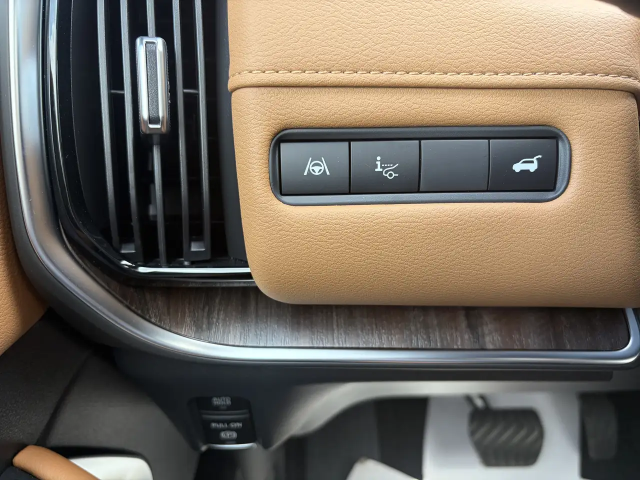 Nissan Armada снимка Nissan Armada