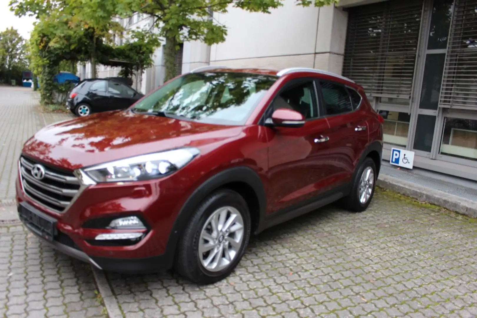 Hyundai TUCSON Premium 4WD~NAVI~LEDER~KAMERA~1 HAND Rouge - 1