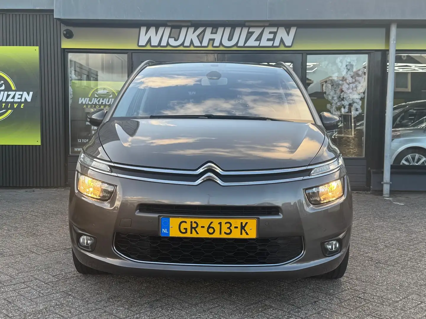 Citroen Grand C4 Picasso 1.6 e-THP Business 7 Persoons Automaat met Navigat Šedá - 2