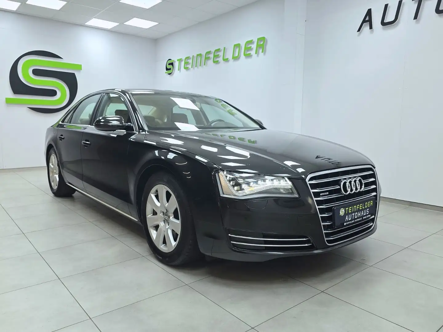 Audi A8 4.2 FSI quattro / LED / MEMORY / 4X SHZ Schwarz - 1