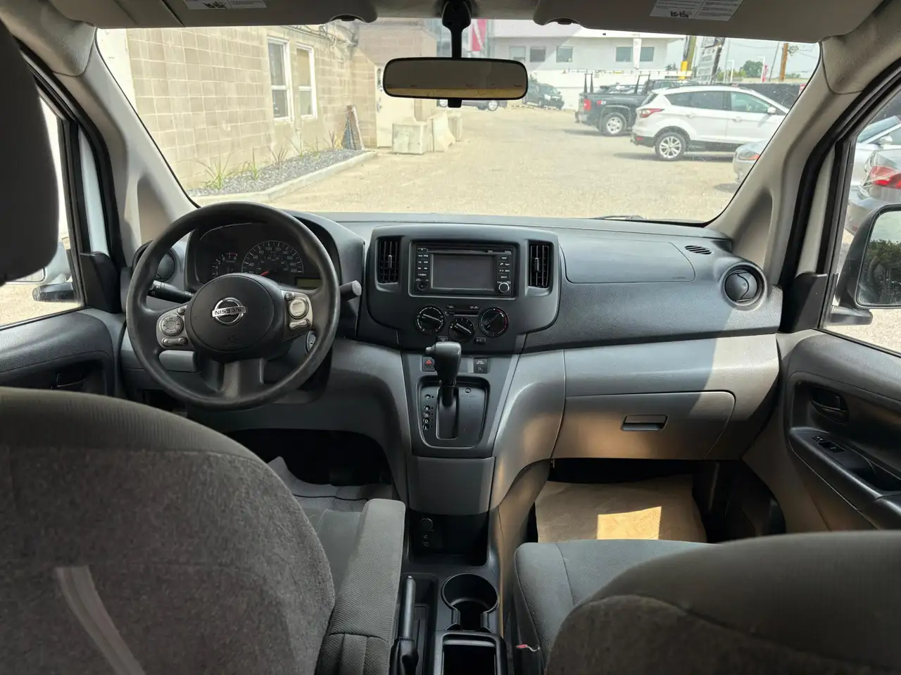 Nissan NV200 снимка Nissan NV200